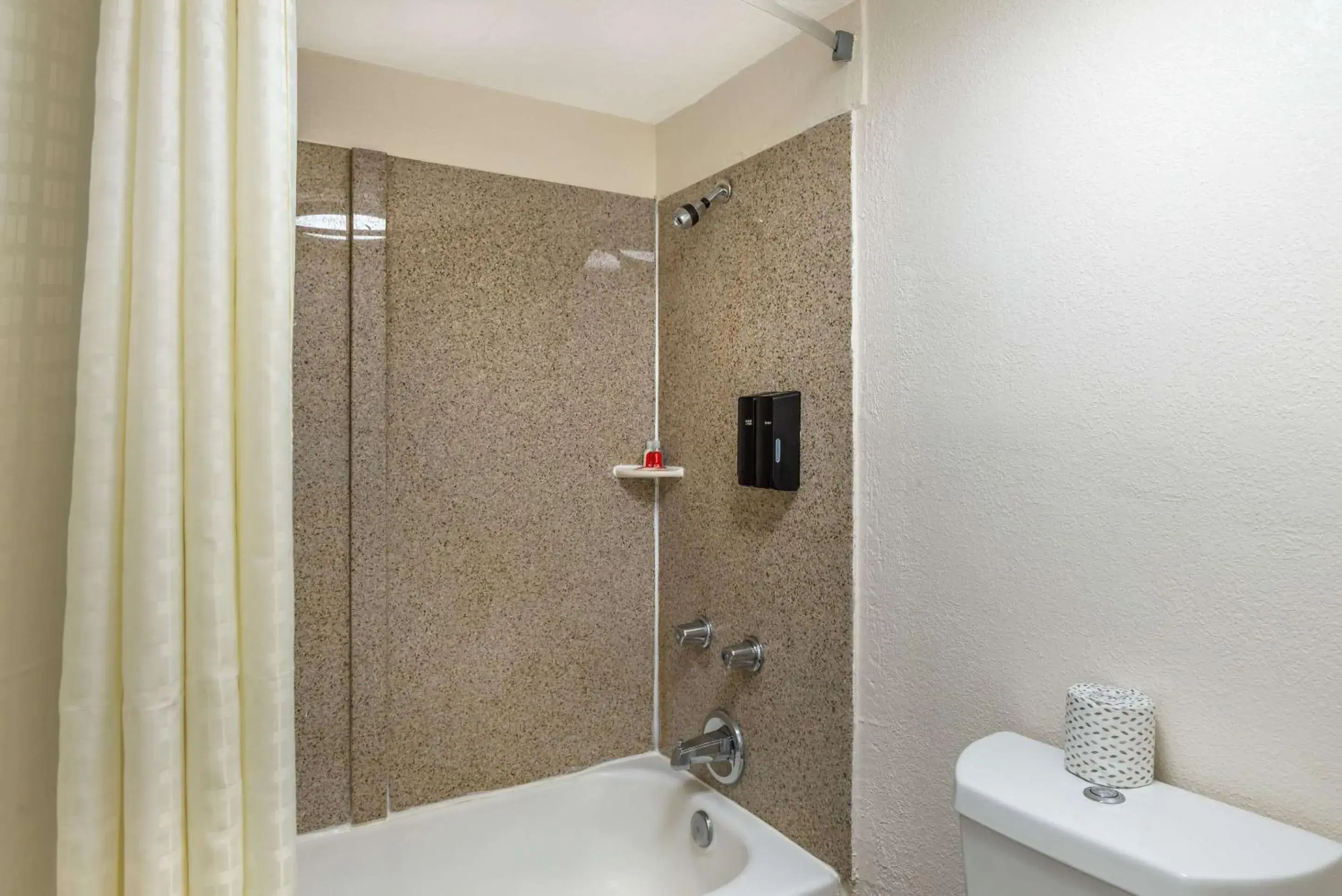 Bedroom in Days Inn by Wyndham Richmond/South Bedroom in Days Inn by Wyndham Richmond/South