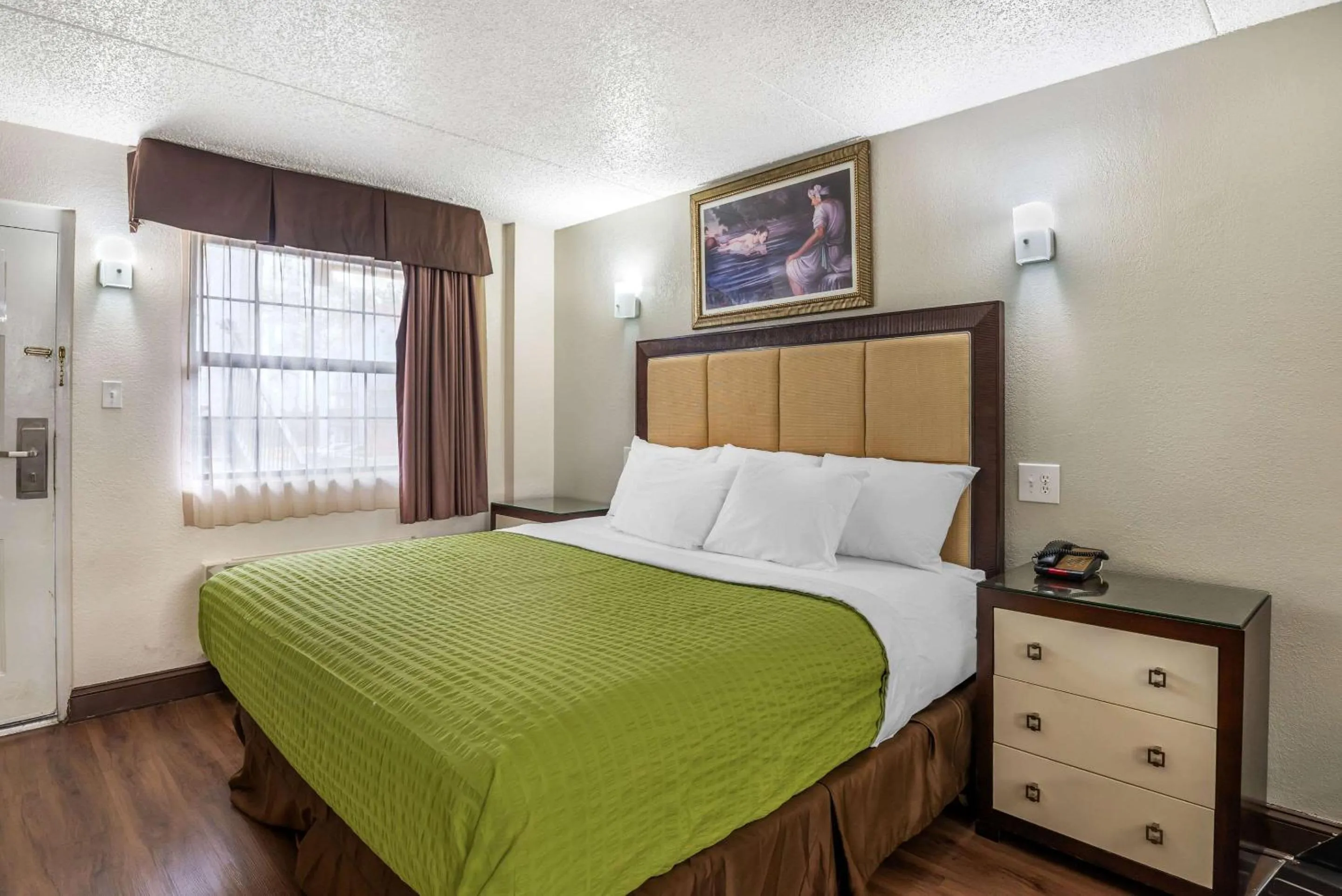 Bedroom, Bed in Days Inn by Wyndham Richmond/South