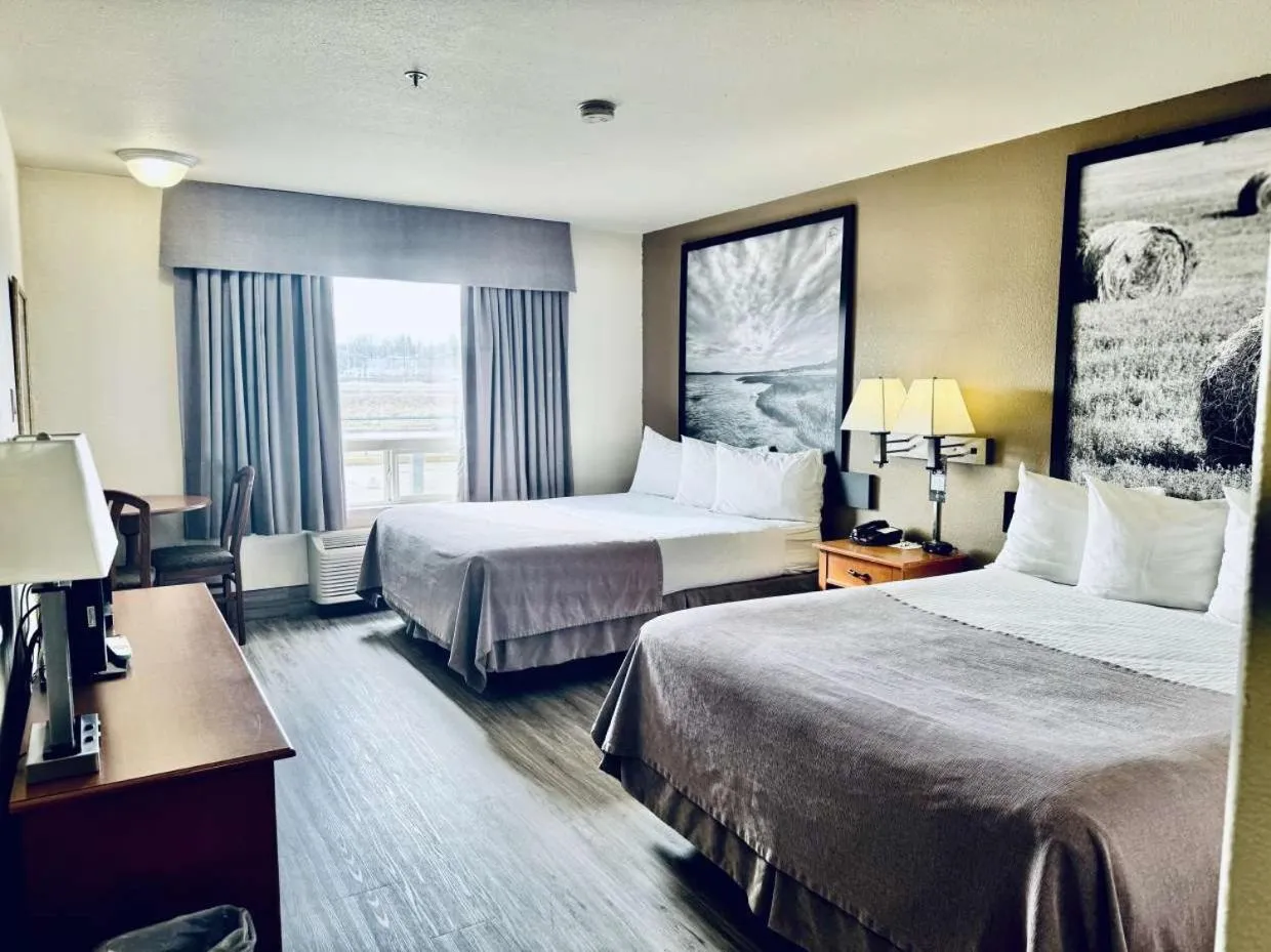 Bed in Super 8 by Wyndham Slave Lake AB