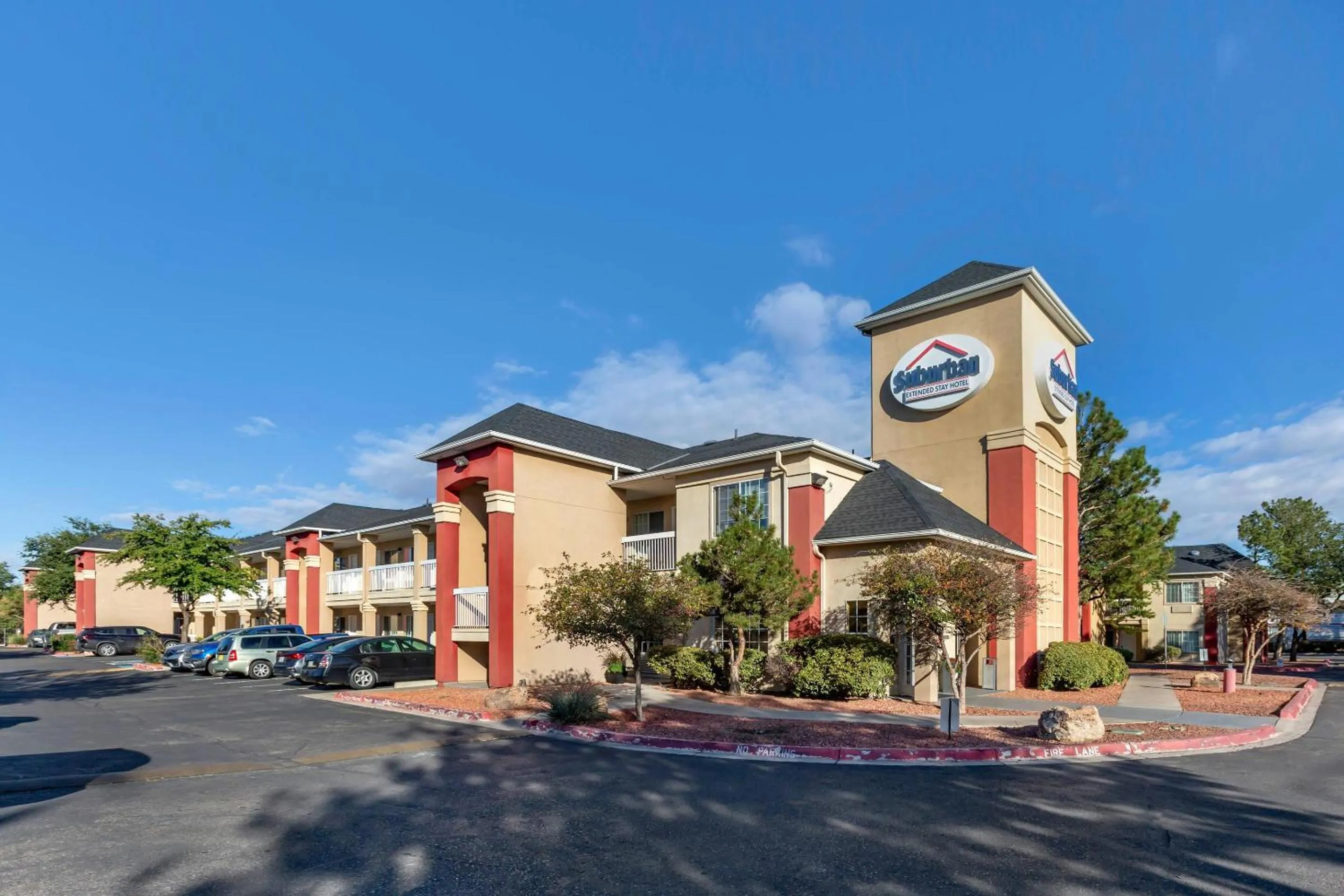 Property building in Suburban Studios Albuquerque Uptown