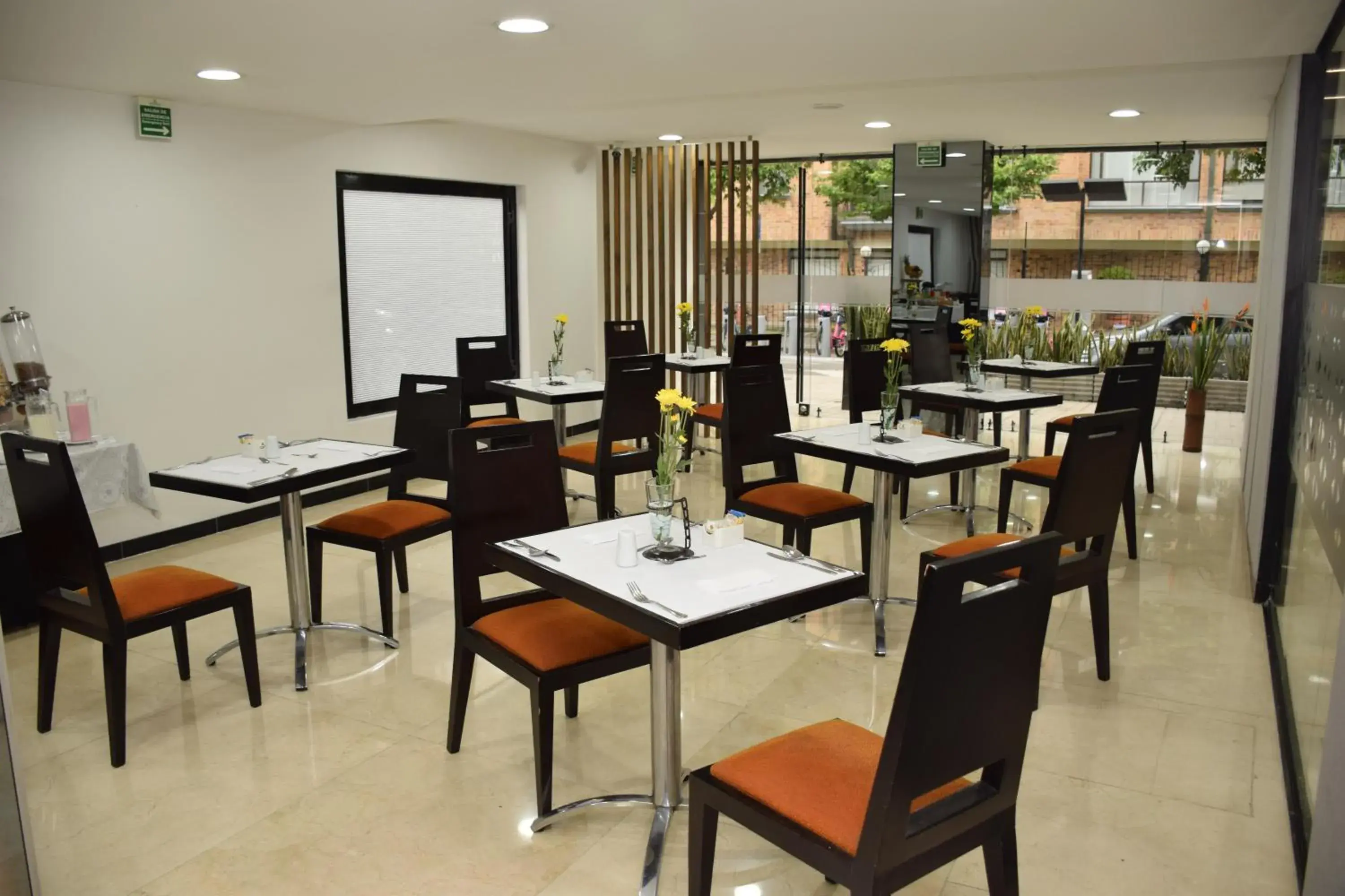 Restaurant/places to eat in Richmond Suites Hotel Restaurant/places to eat in Richmond Suites Hotel
