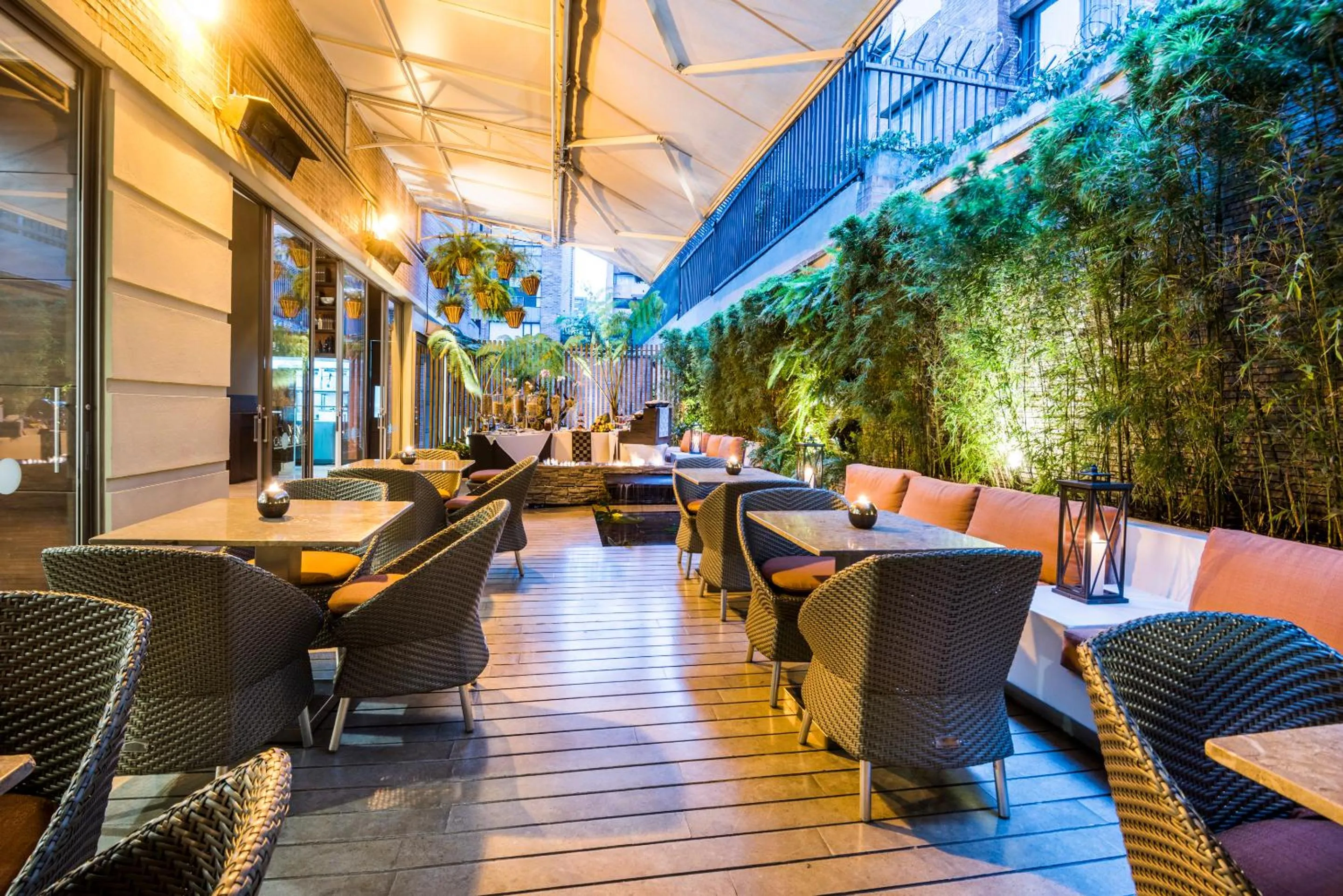 Dining area in Hotel Cabrera Imperial By key 33
