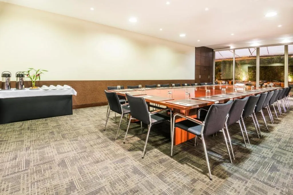Meeting/conference room in Hotel Cabrera Imperial By key 33