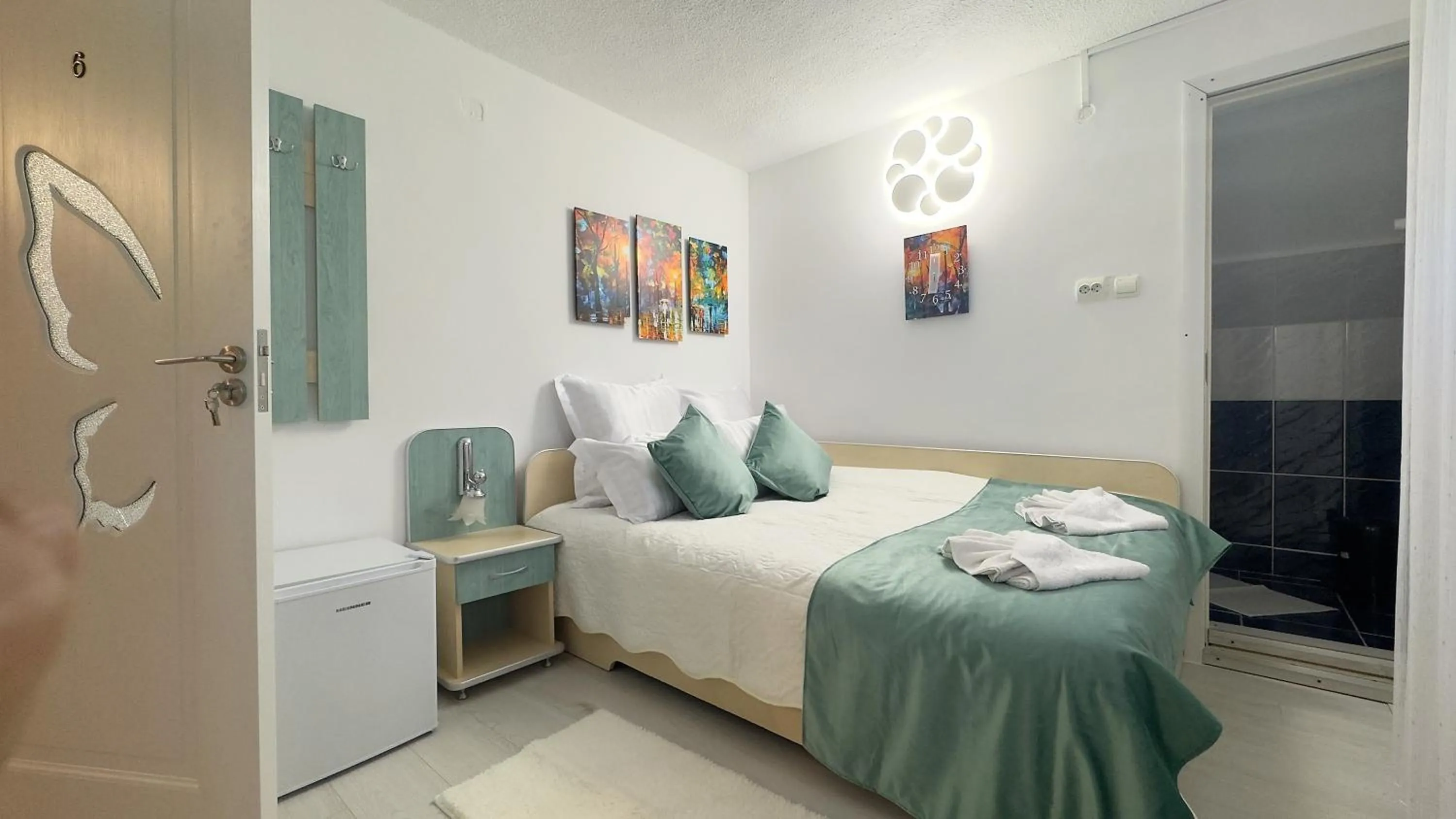 Single Room with Private Bathroom - single occupancy in Casa Mina