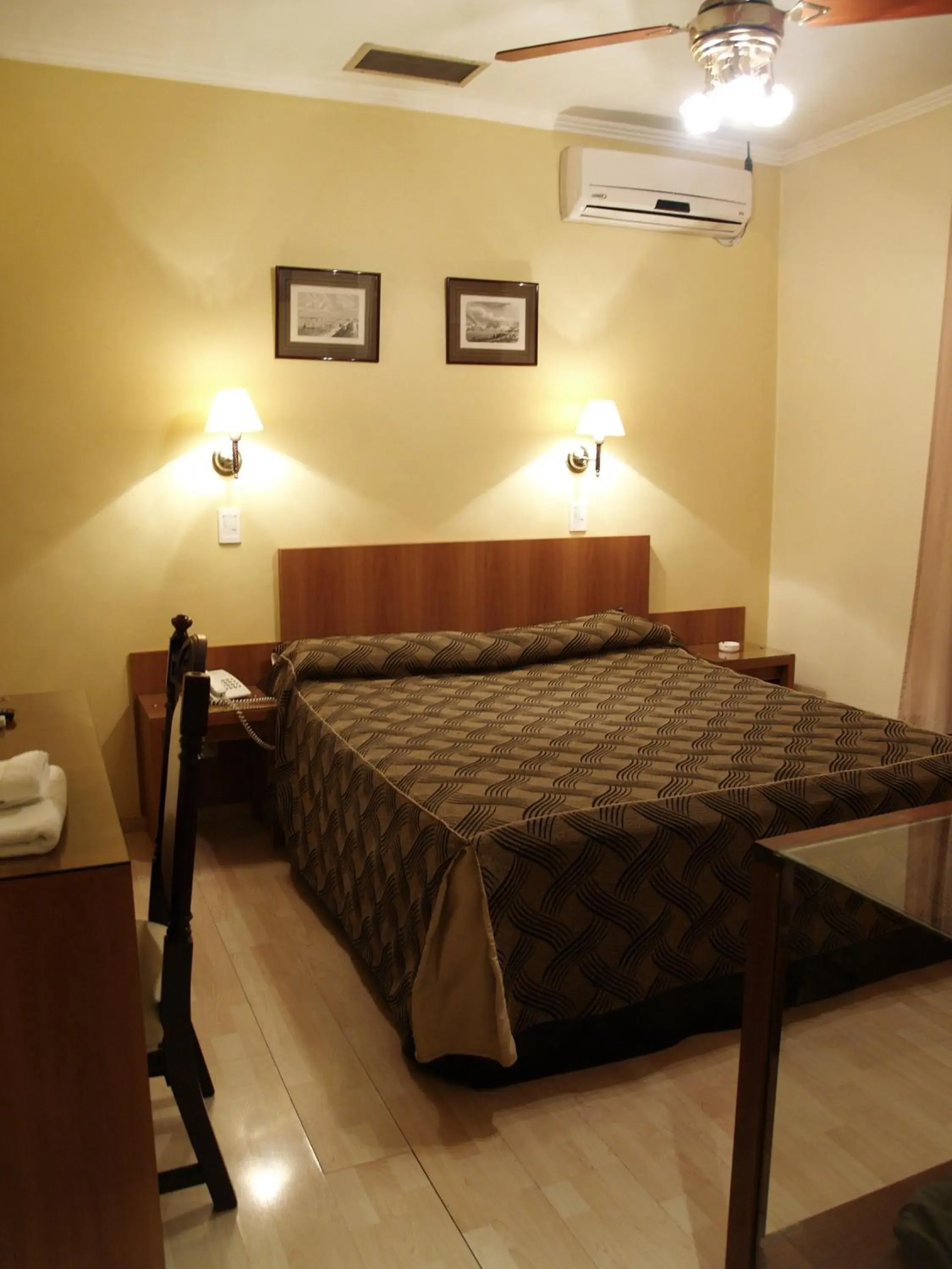 Photo of the whole room, Bed in Hotel El Cabildo Photo of the whole room, Bed in Hotel El Cabildo