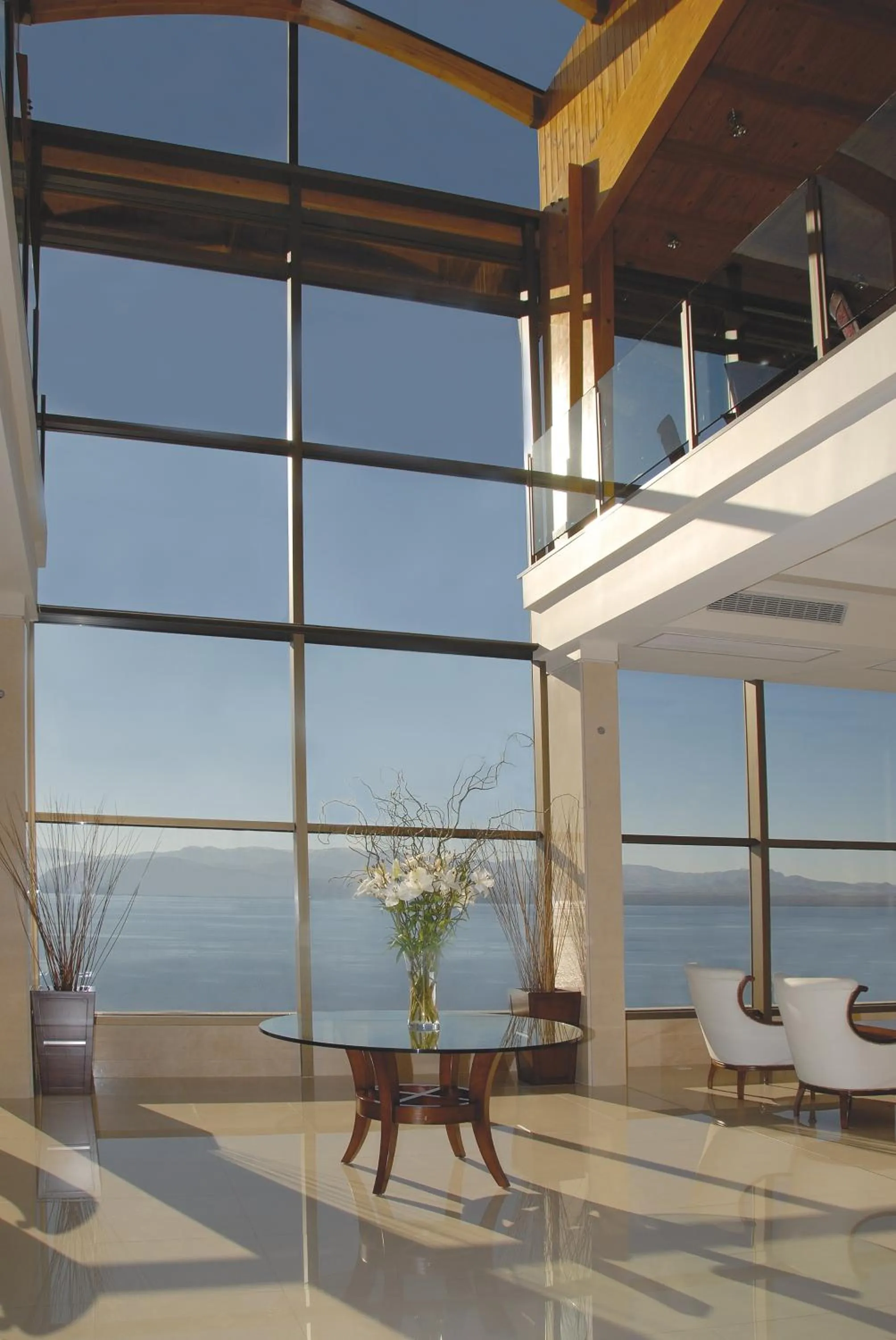 Lobby or reception in Alma Del Lago Suites & Spa