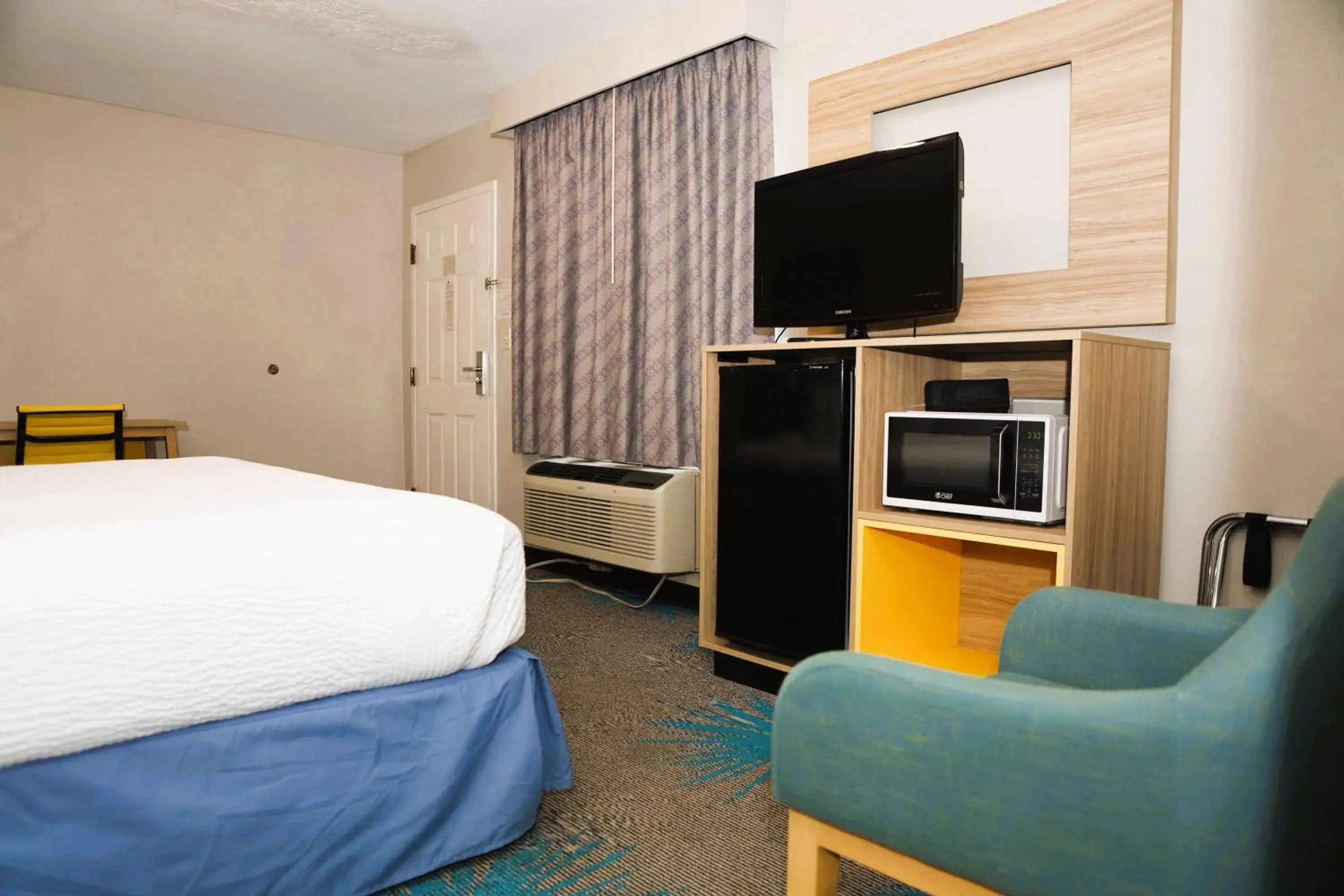 Bedroom, Bed in Days Inn by Wyndham East Albuquerque 'Newly Renovated' Bedroom, Bed in Days Inn by Wyndham East Albuquerque 'Newly Renovated'