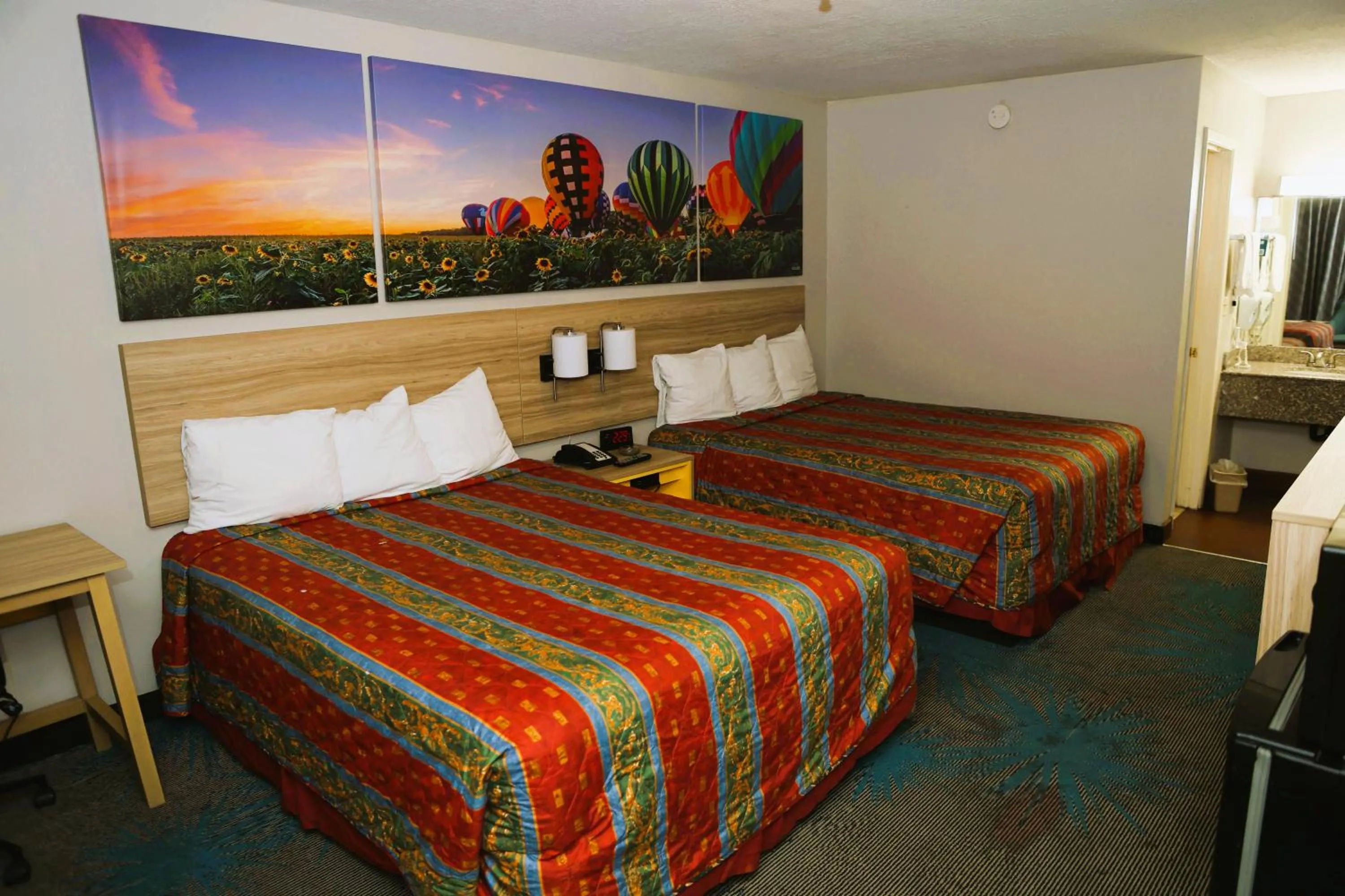 Photo of the whole room, Bed in Days Inn by Wyndham East Albuquerque