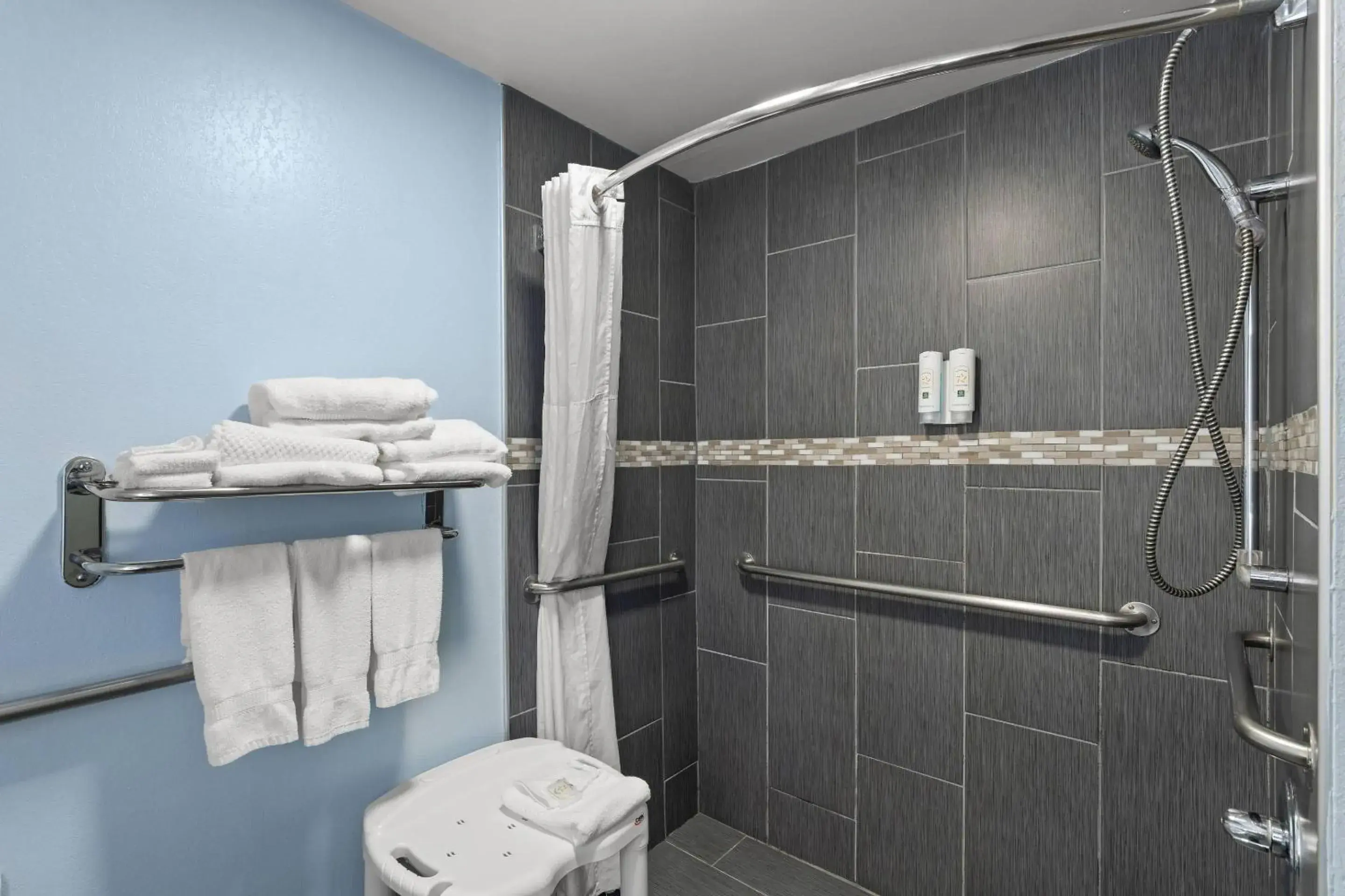 Bedroom in Quality Inn Hixson-Chattanooga Bedroom in Quality Inn Hixson-Chattanooga