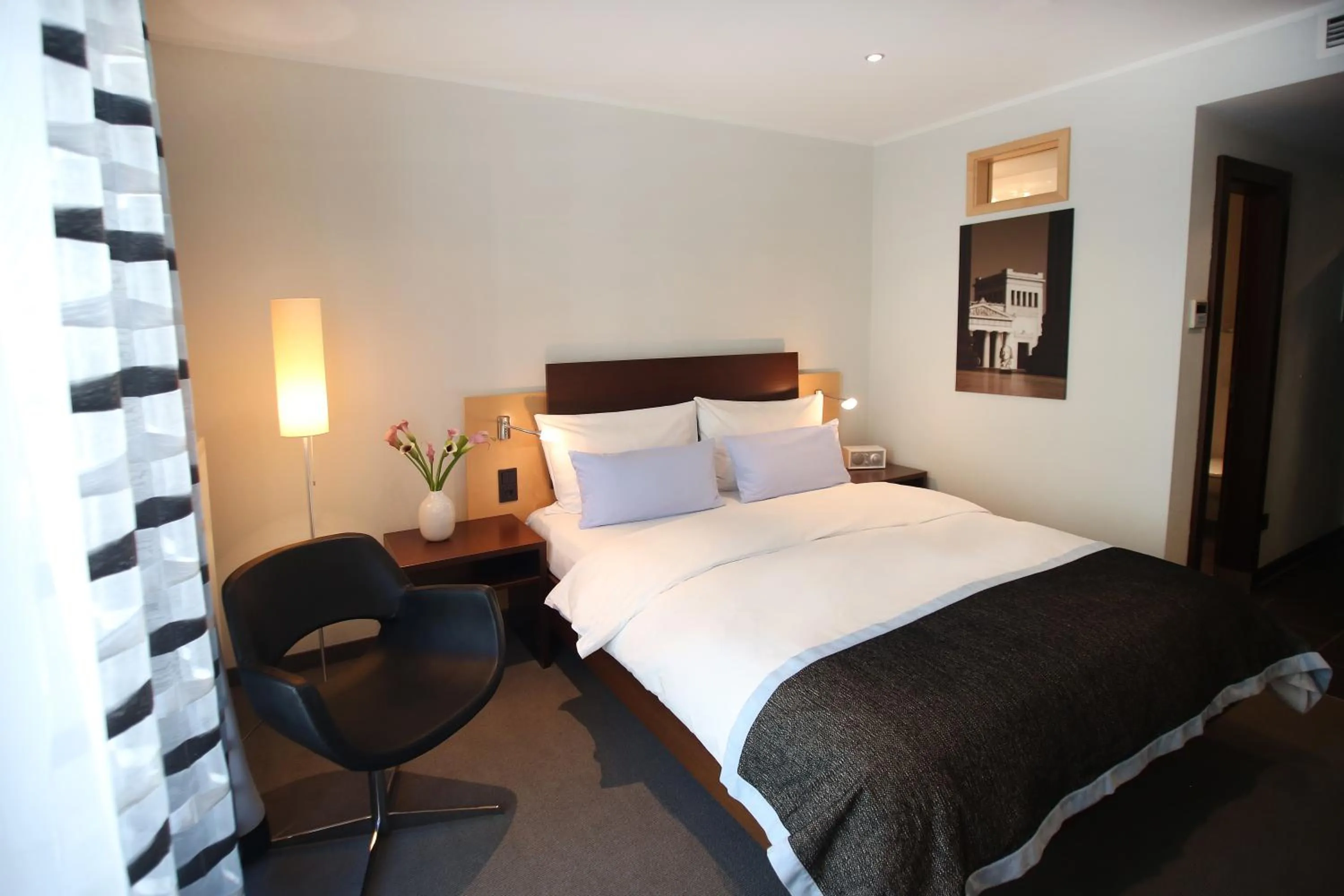 Bedroom, Bed in Schiller 5 Hotel