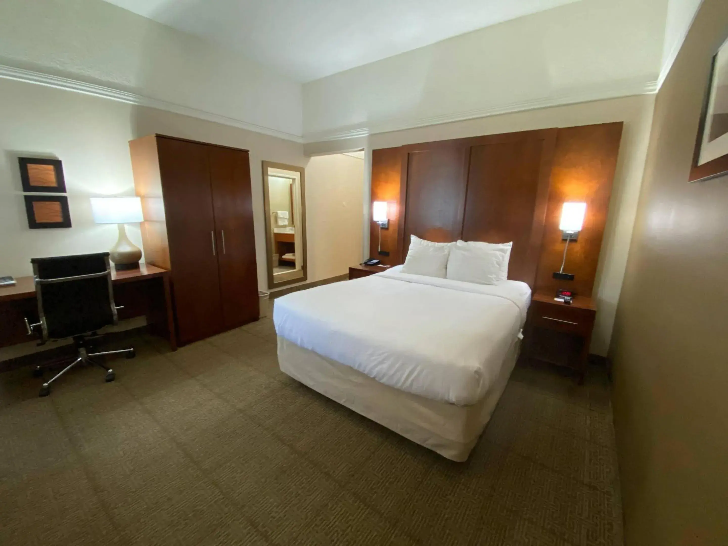 Bedroom, Bed in Comfort Inn Rutland - Killington Bedroom, Bed in Comfort Inn Rutland - Killington