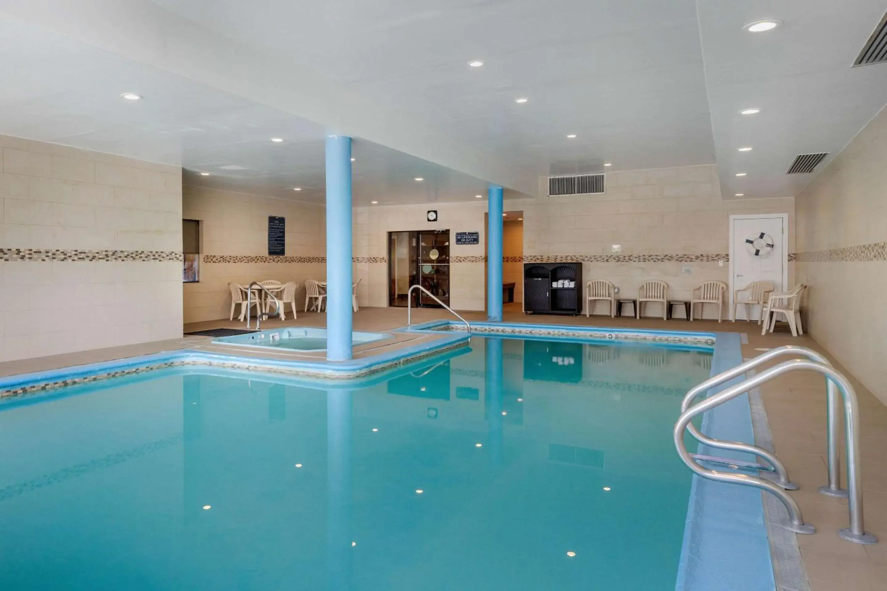 Swimming pool in Comfort Inn Trolley Square Swimming pool in Comfort Inn Trolley Square