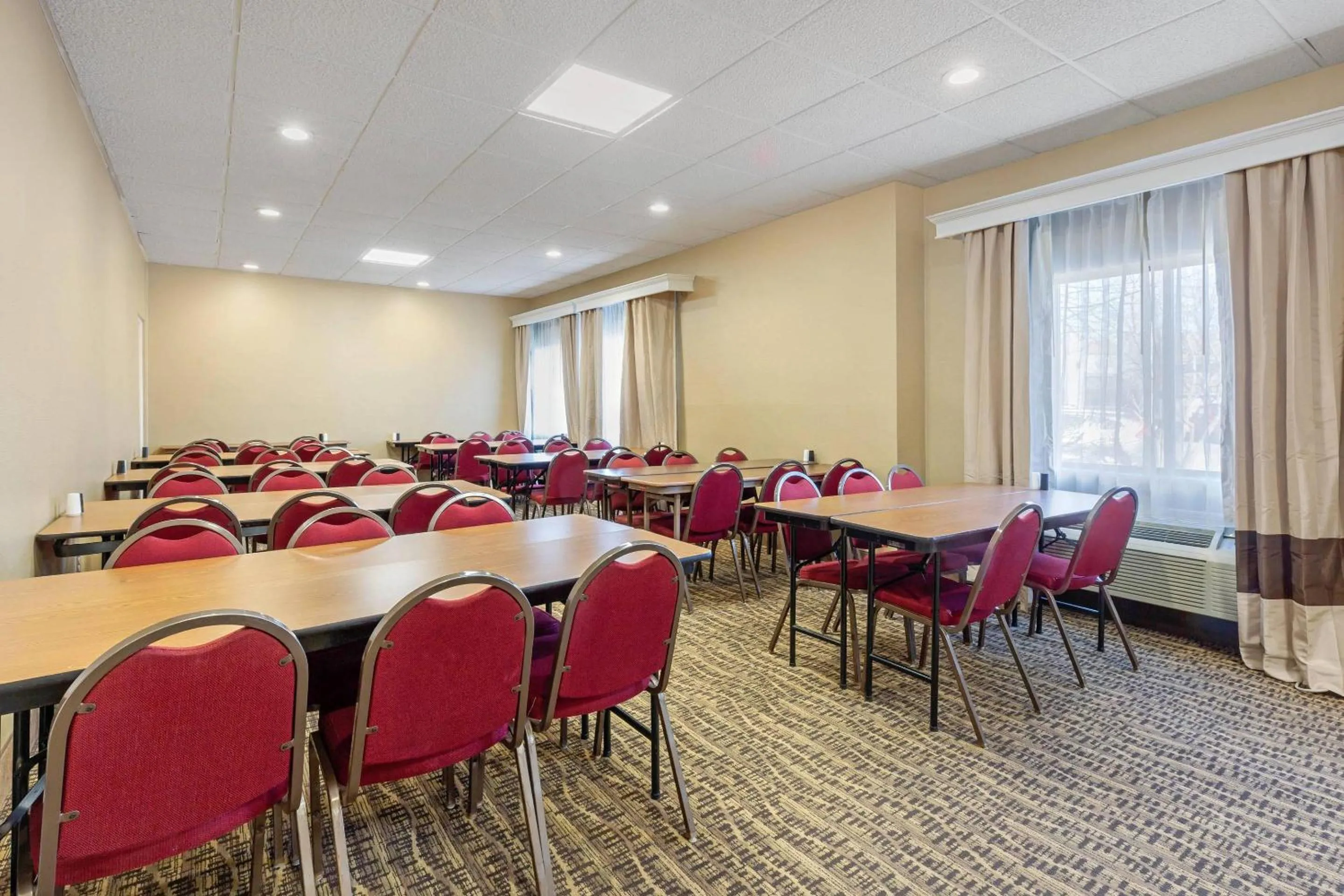 Meeting/conference room in Comfort Inn Rutland - Killington