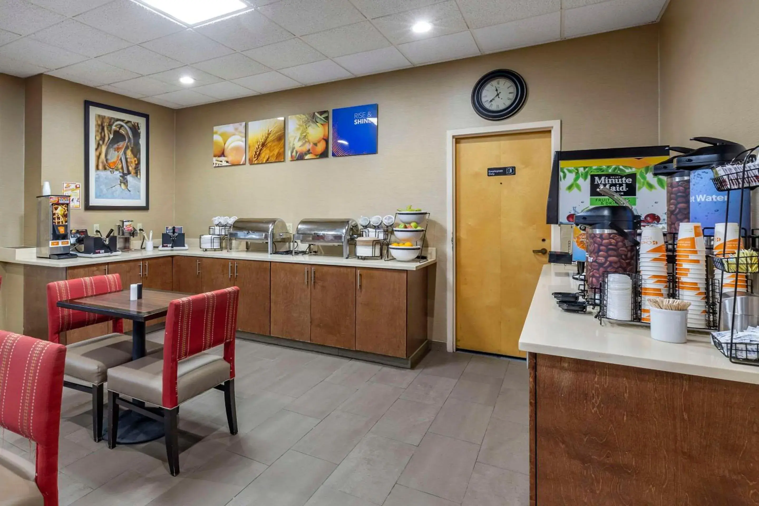 Breakfast in Comfort Inn Trolley Square Breakfast in Comfort Inn Trolley Square