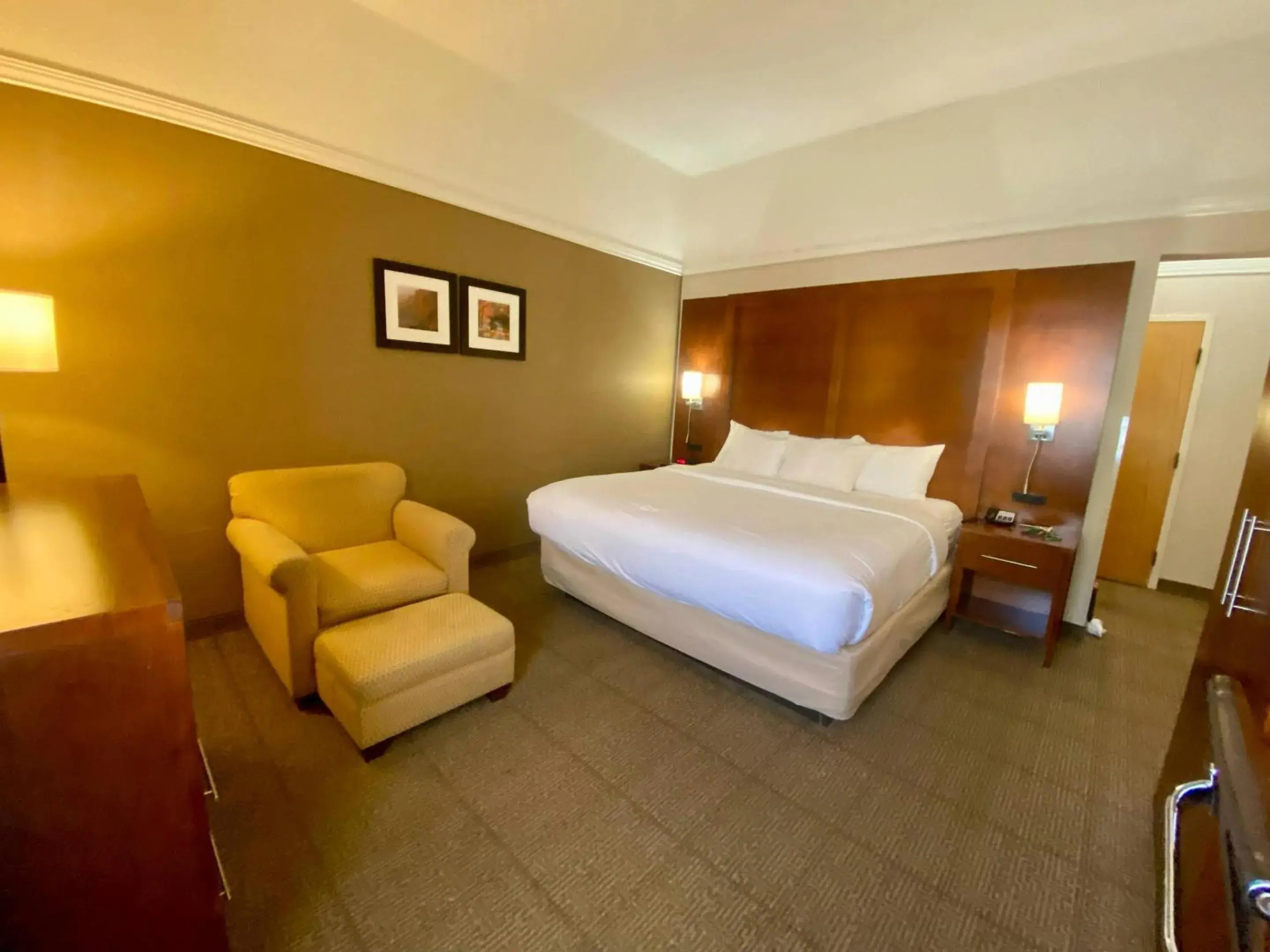 Bedroom, Bed in Comfort Inn Rutland - Killington Bedroom, Bed in Comfort Inn Rutland - Killington