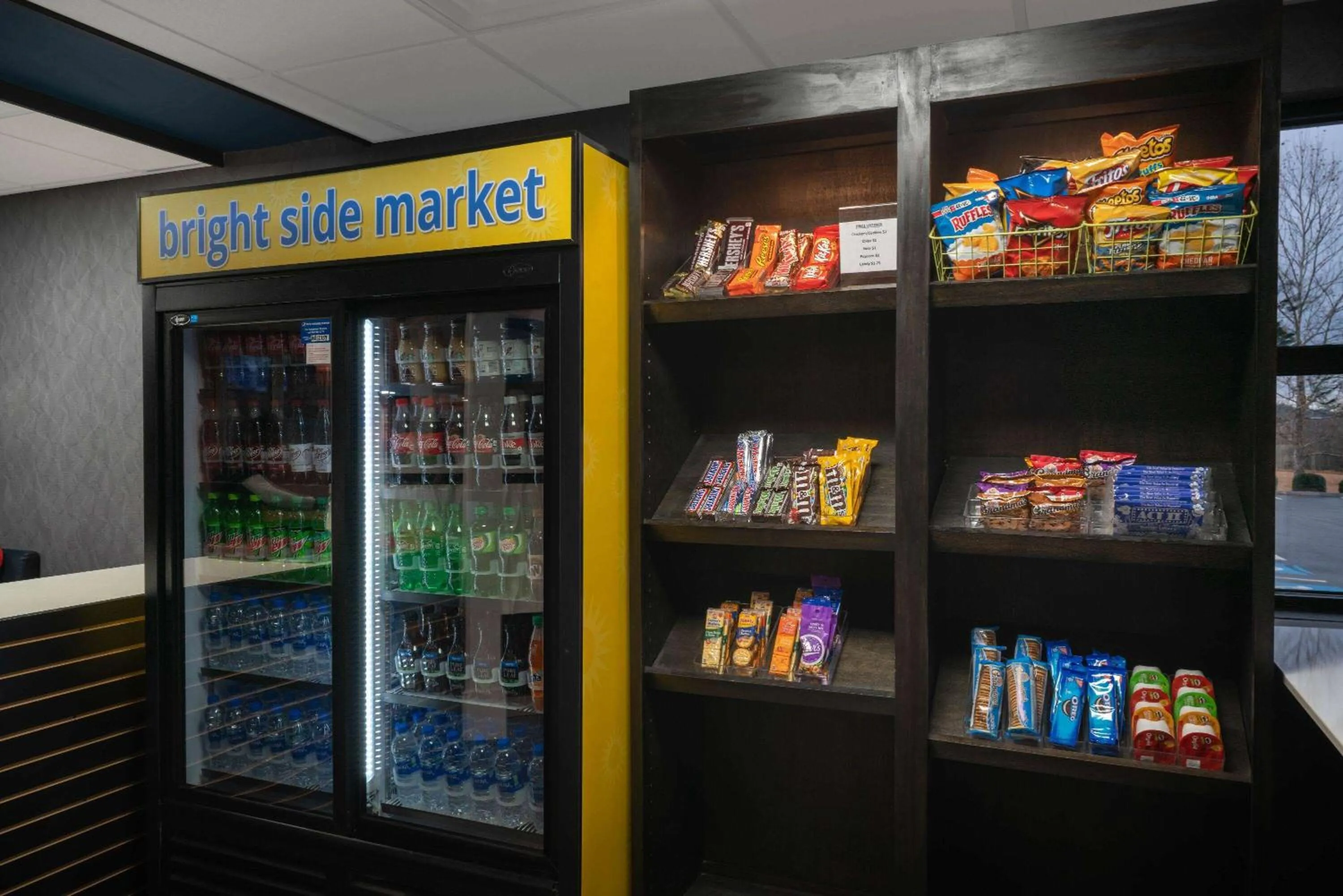 Food and drinks in La Quinta by Wyndham Knoxville East