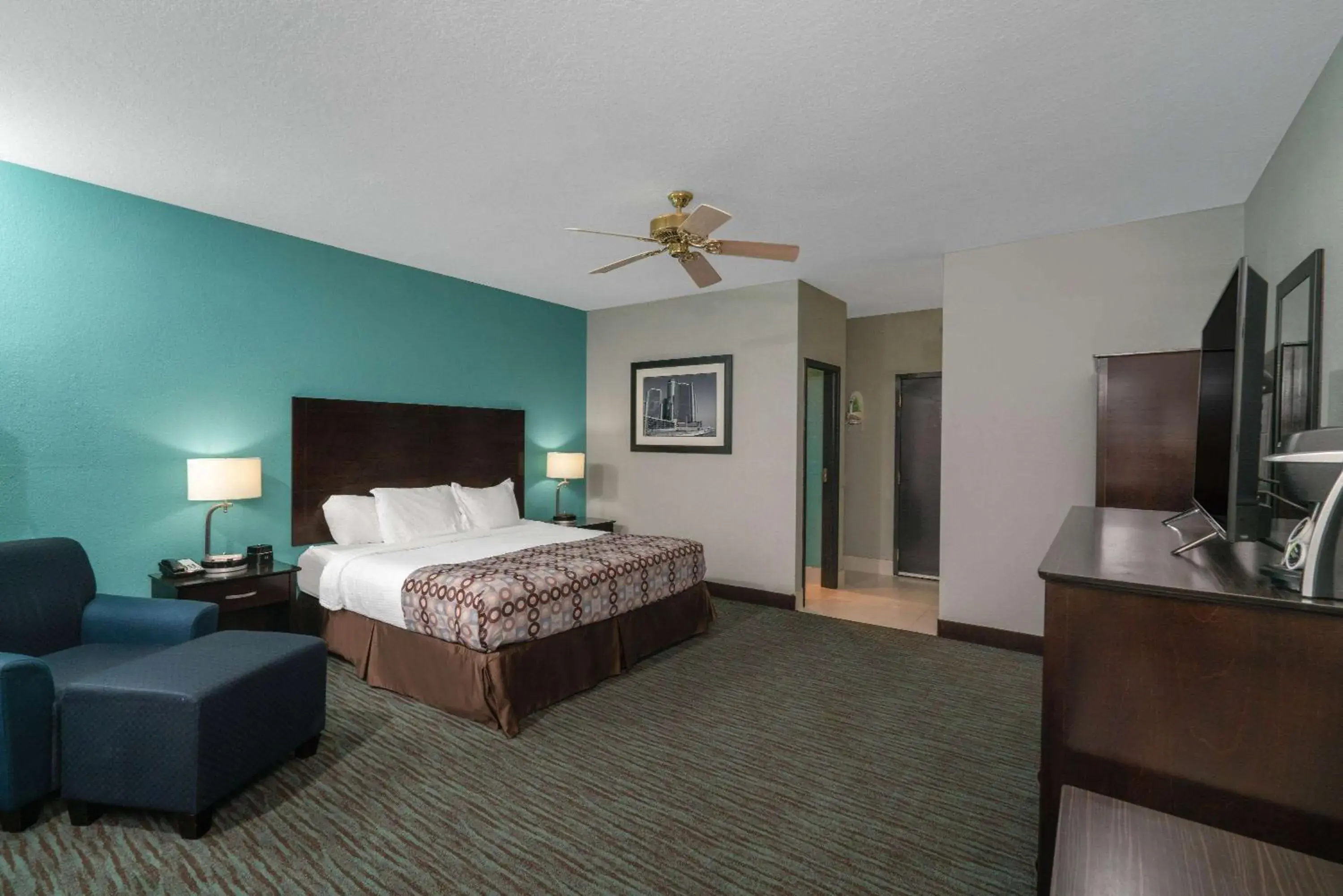 Bed in La Quinta by Wyndham Knoxville East Bed in La Quinta by Wyndham Knoxville East
