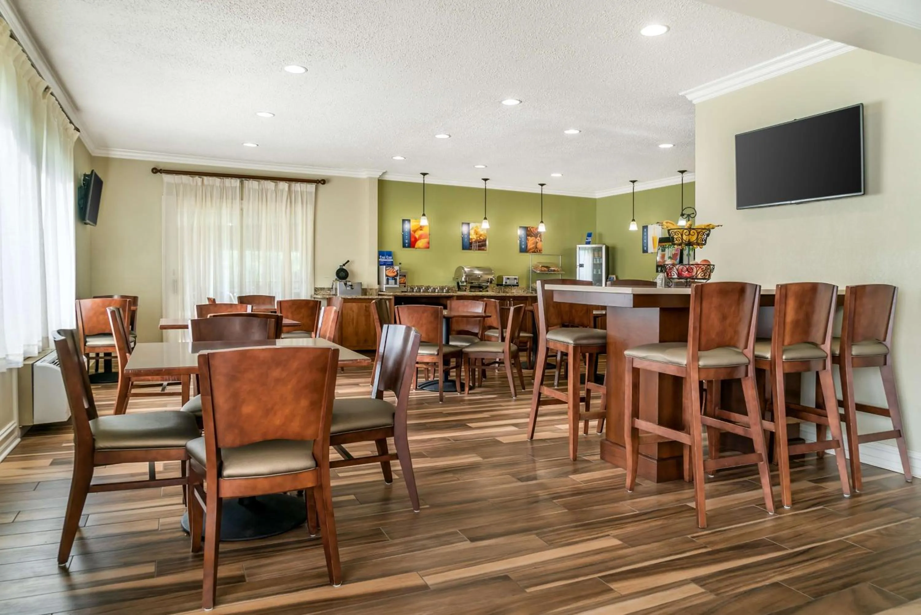 Breakfast in Best Western of Hartland