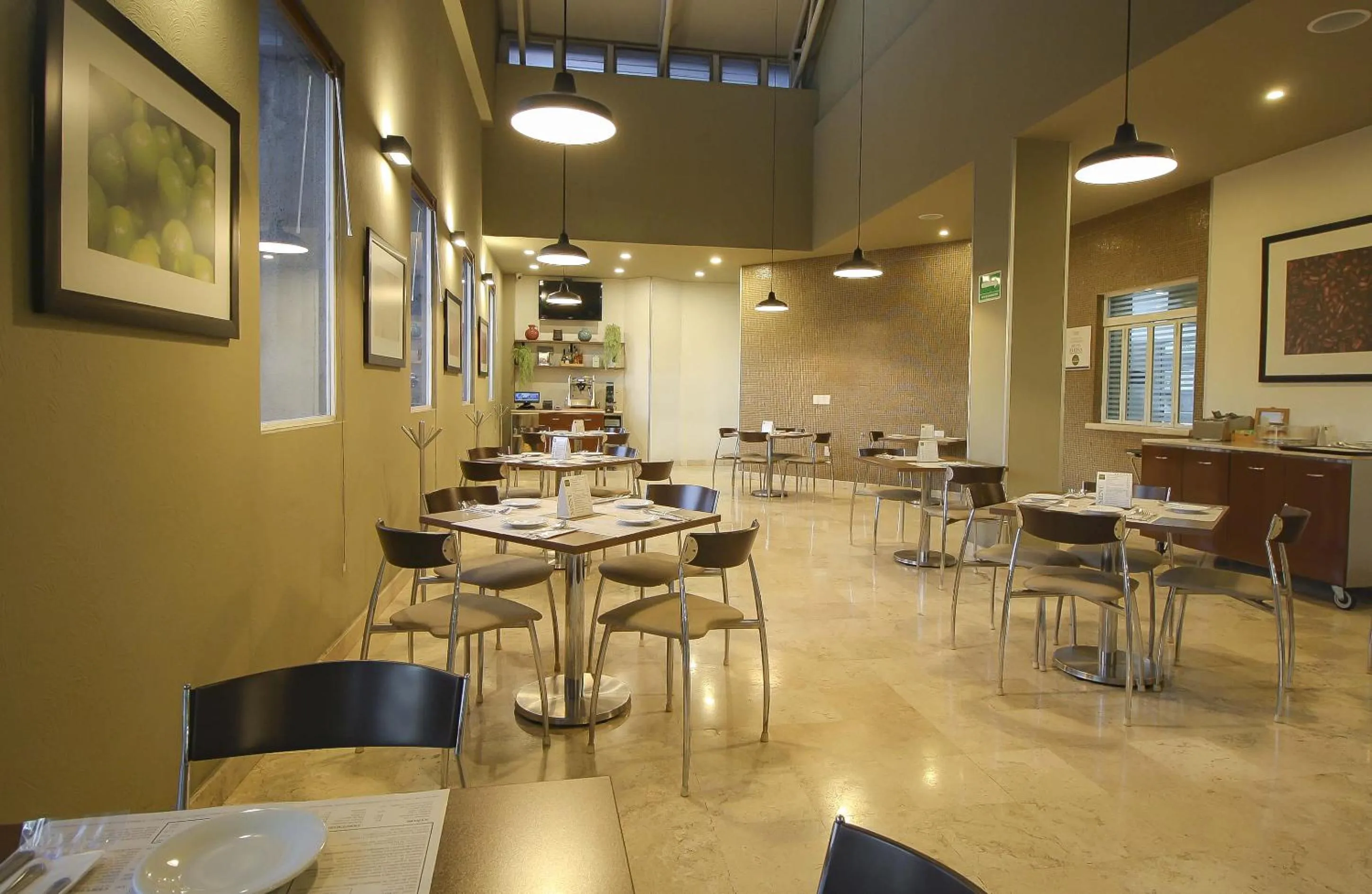 Restaurant/places to eat in Hotel Turotel Morelia