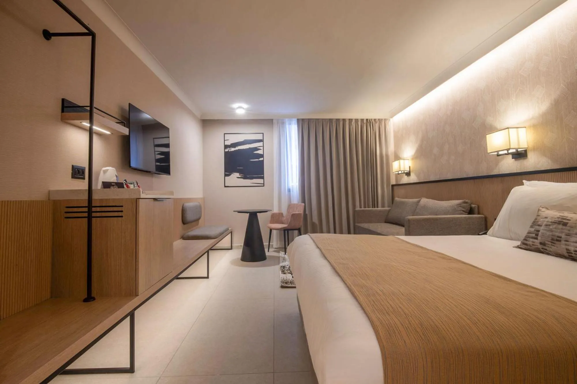 Photo of the whole room, Bed in Caesar Premier Jerusalem Hotel