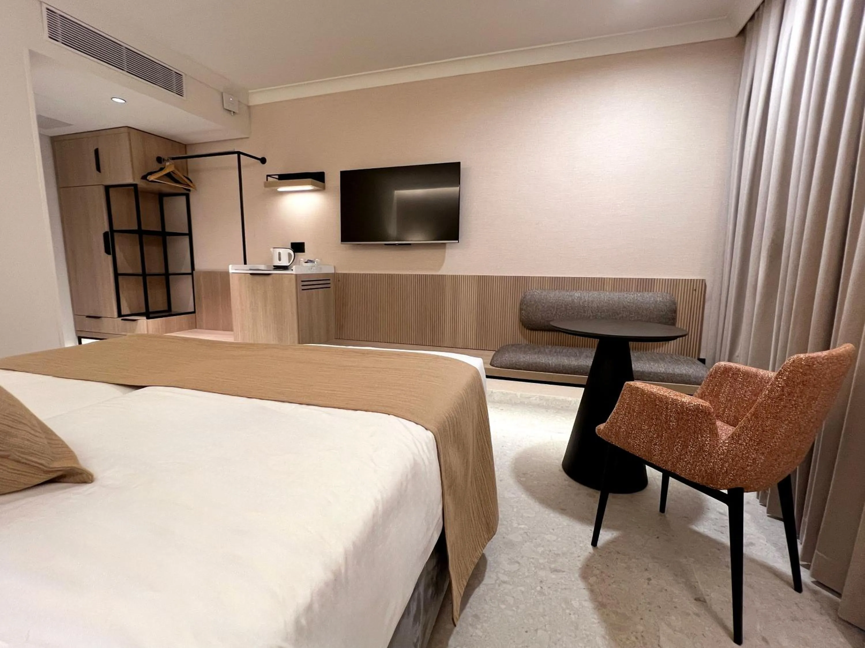 TV and multimedia, Bed in Caesar Premier Jerusalem Hotel