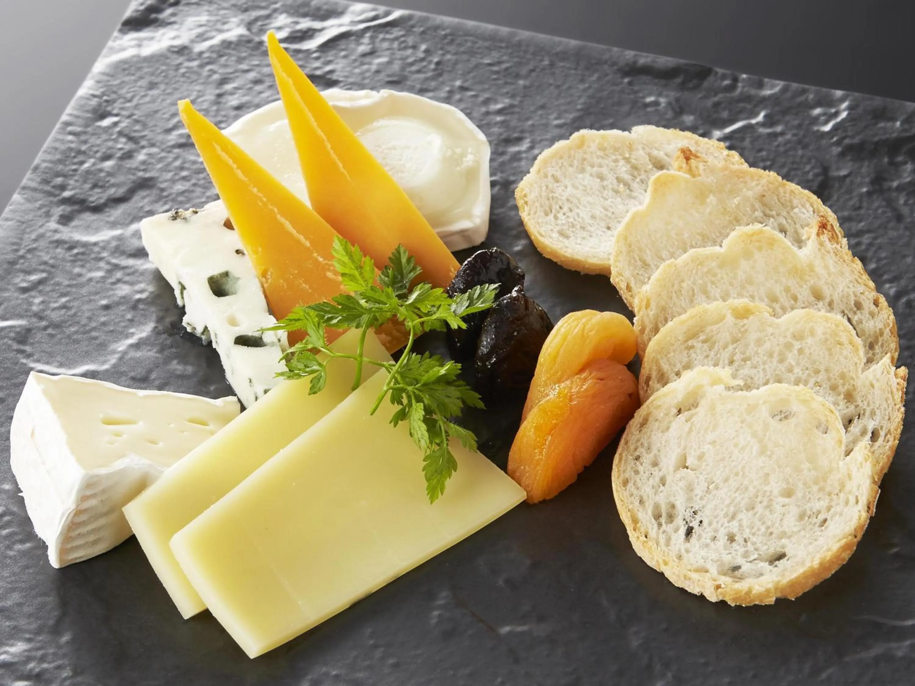 Restaurant/places to eat in Grand Prince Hotel Takanawa