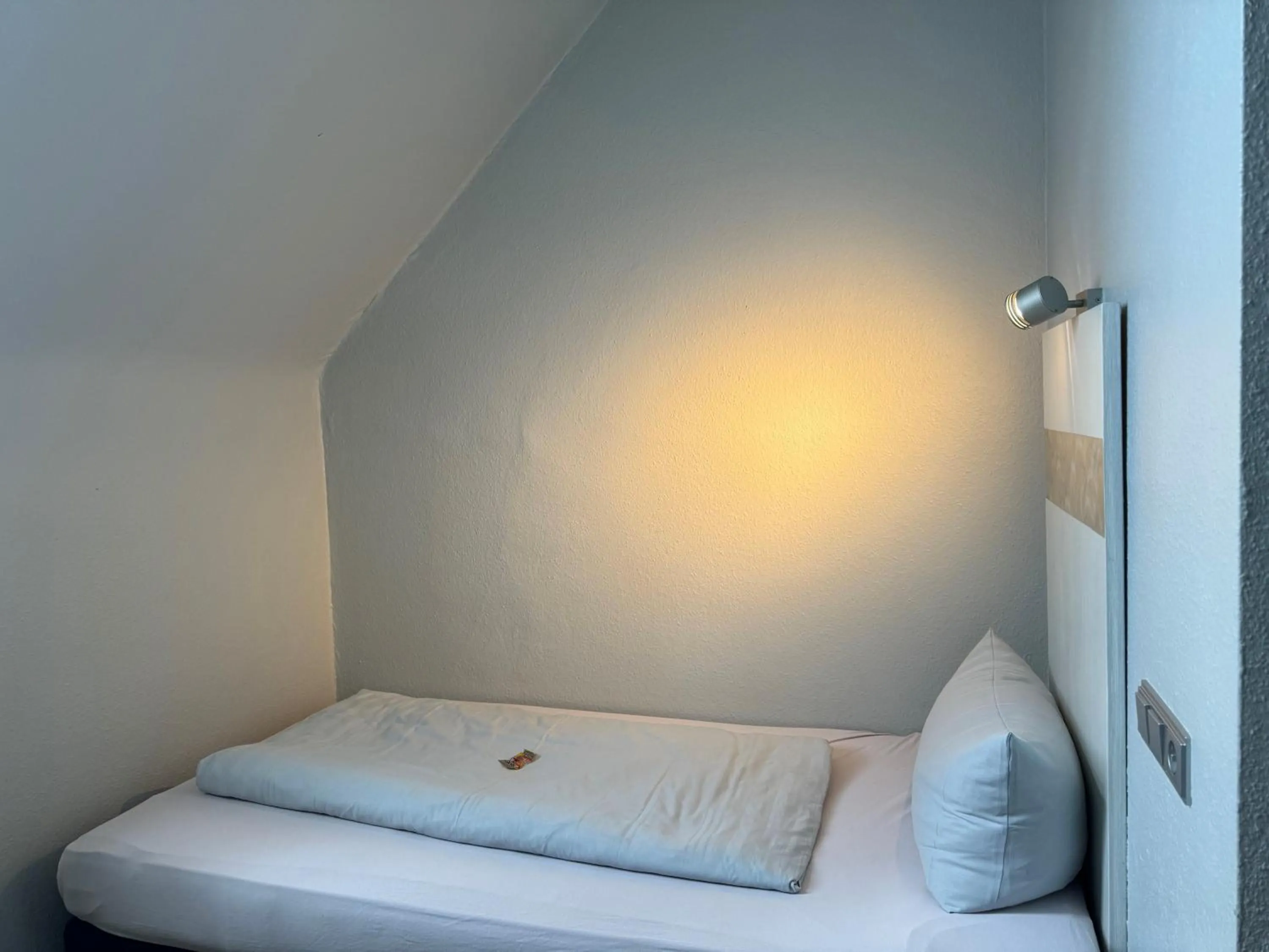 Bedroom, Bed in Badischer Hof