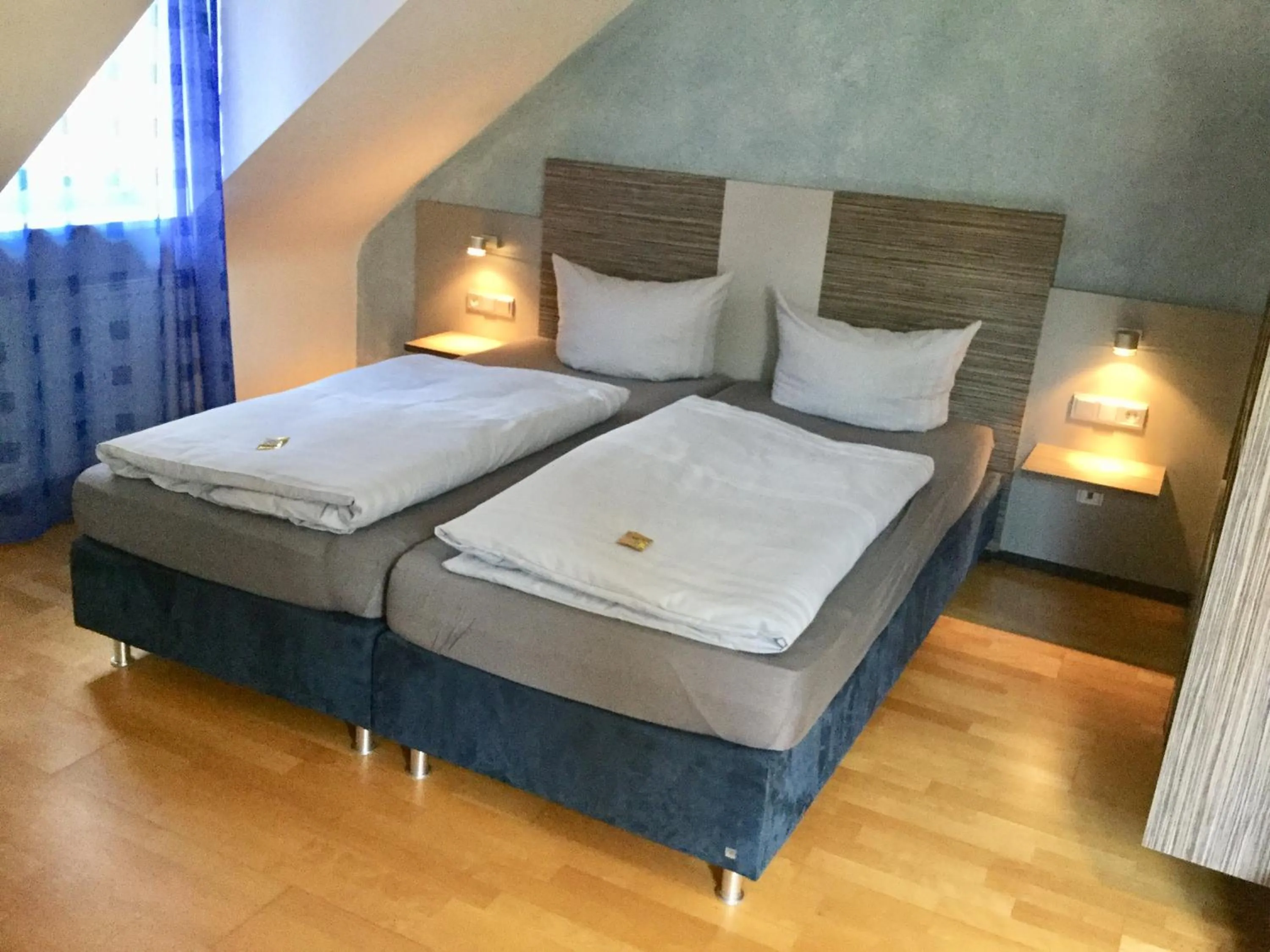 Photo of the whole room, Bed in Badischer Hof