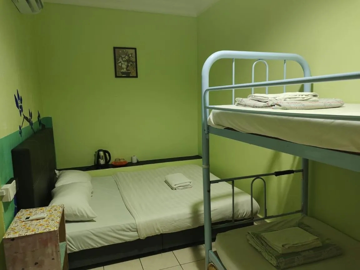 Bed in Borneo Gaya Lodge