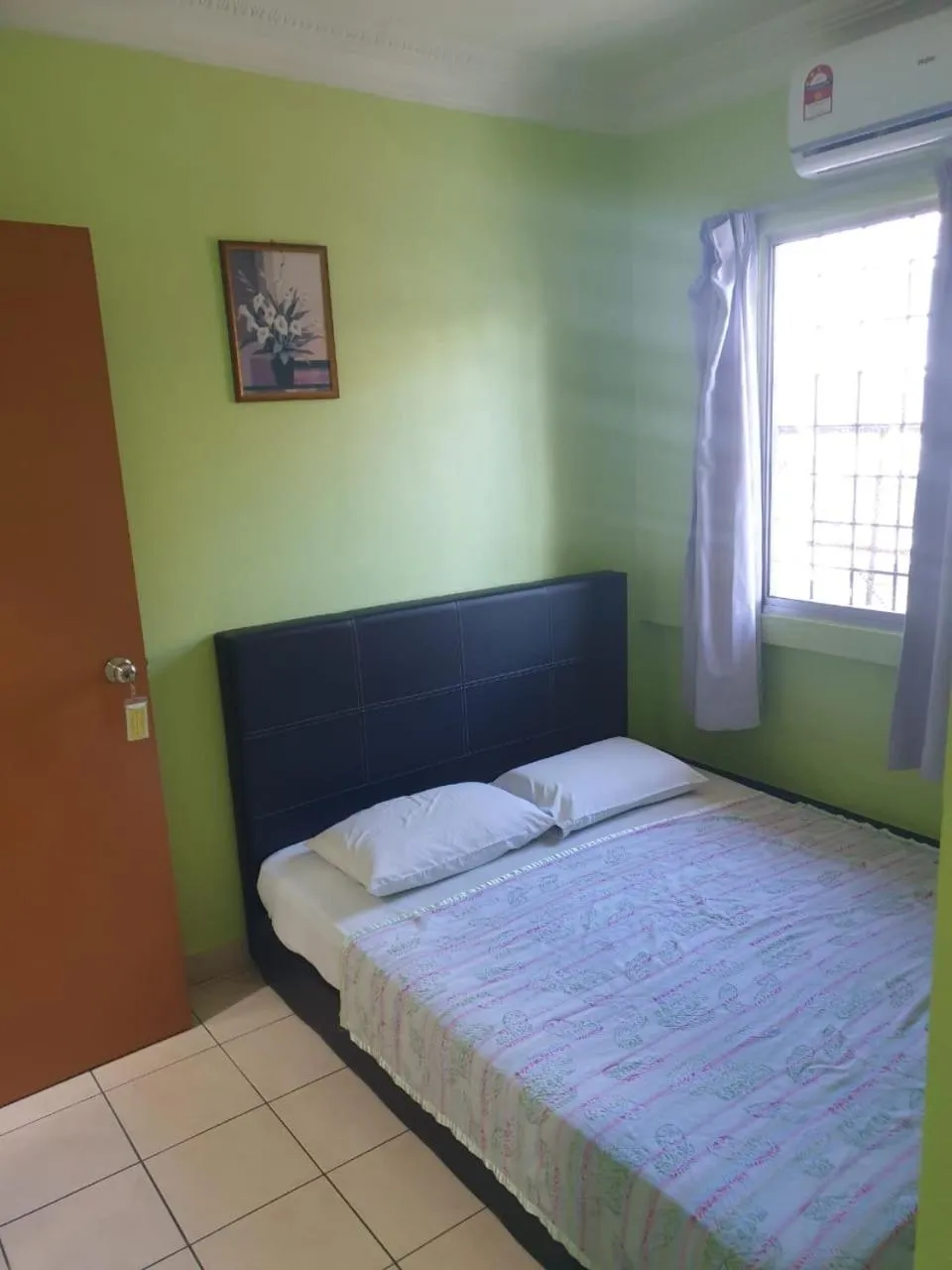 Bed in Borneo Gaya Lodge