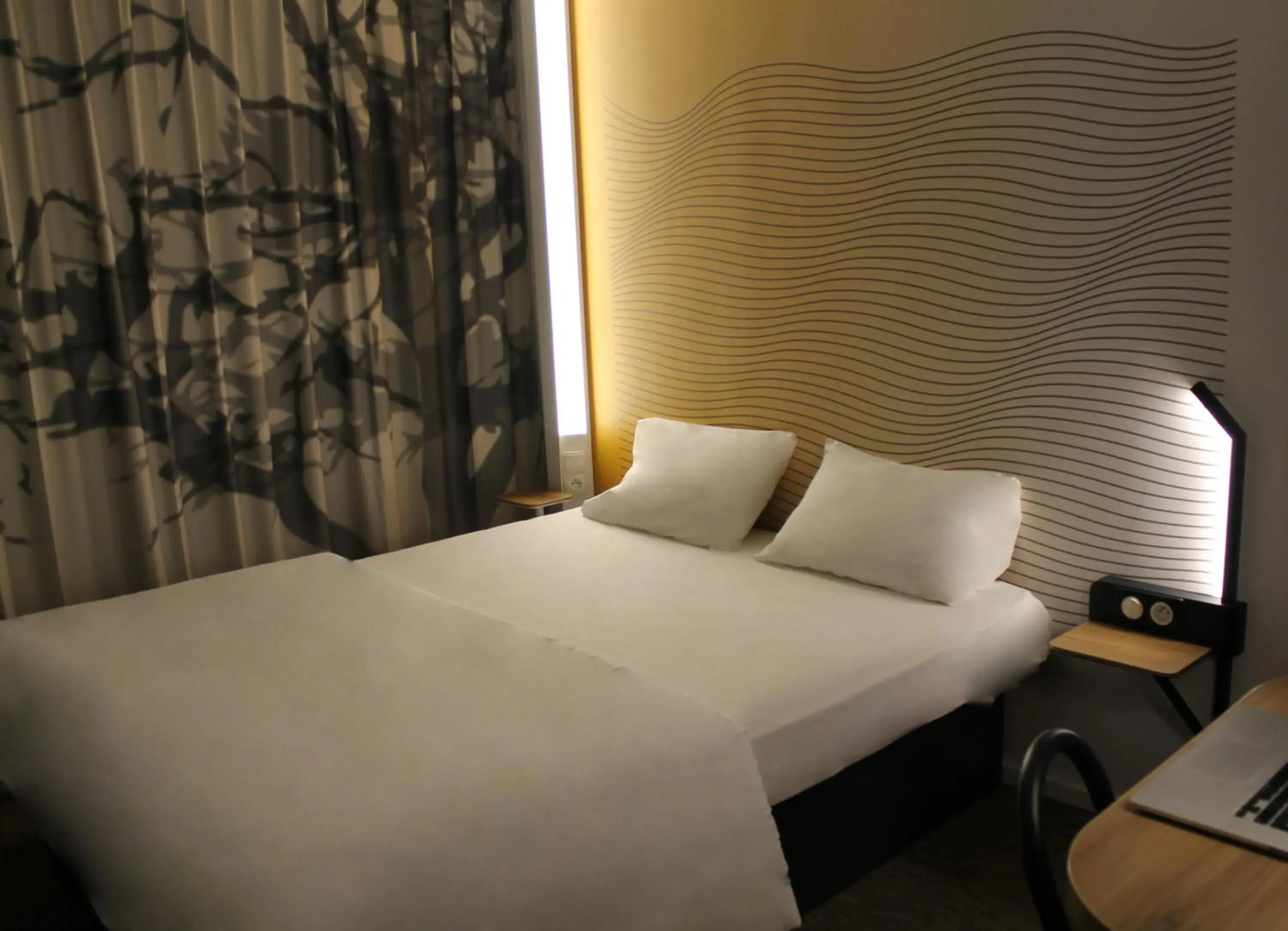 Bedroom, Bed in B&B HOTEL NANTERRE Rueil-Malmaison