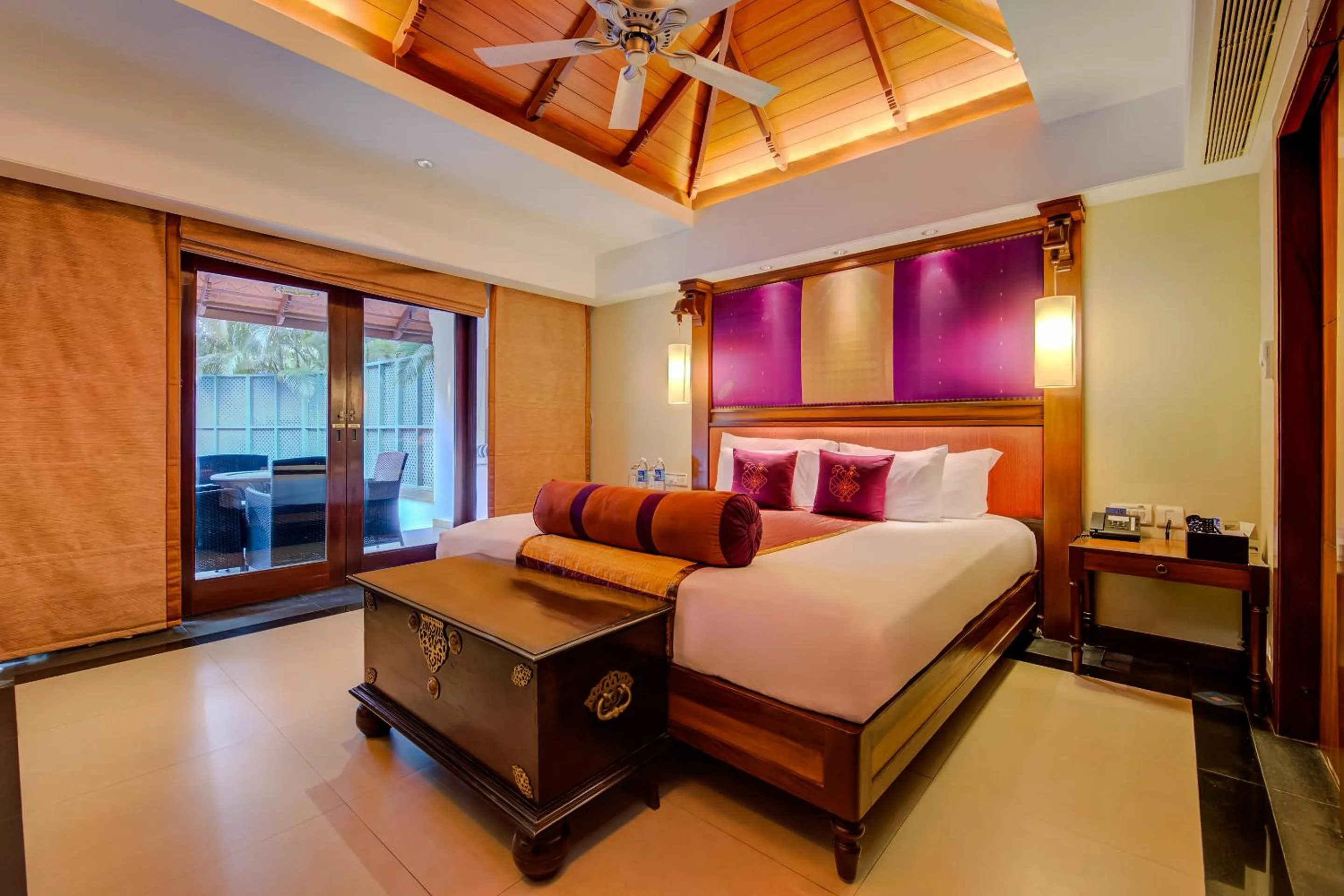Photo of the whole room, Bed in Radisson Blu Resort Temple Bay Mamallapuram