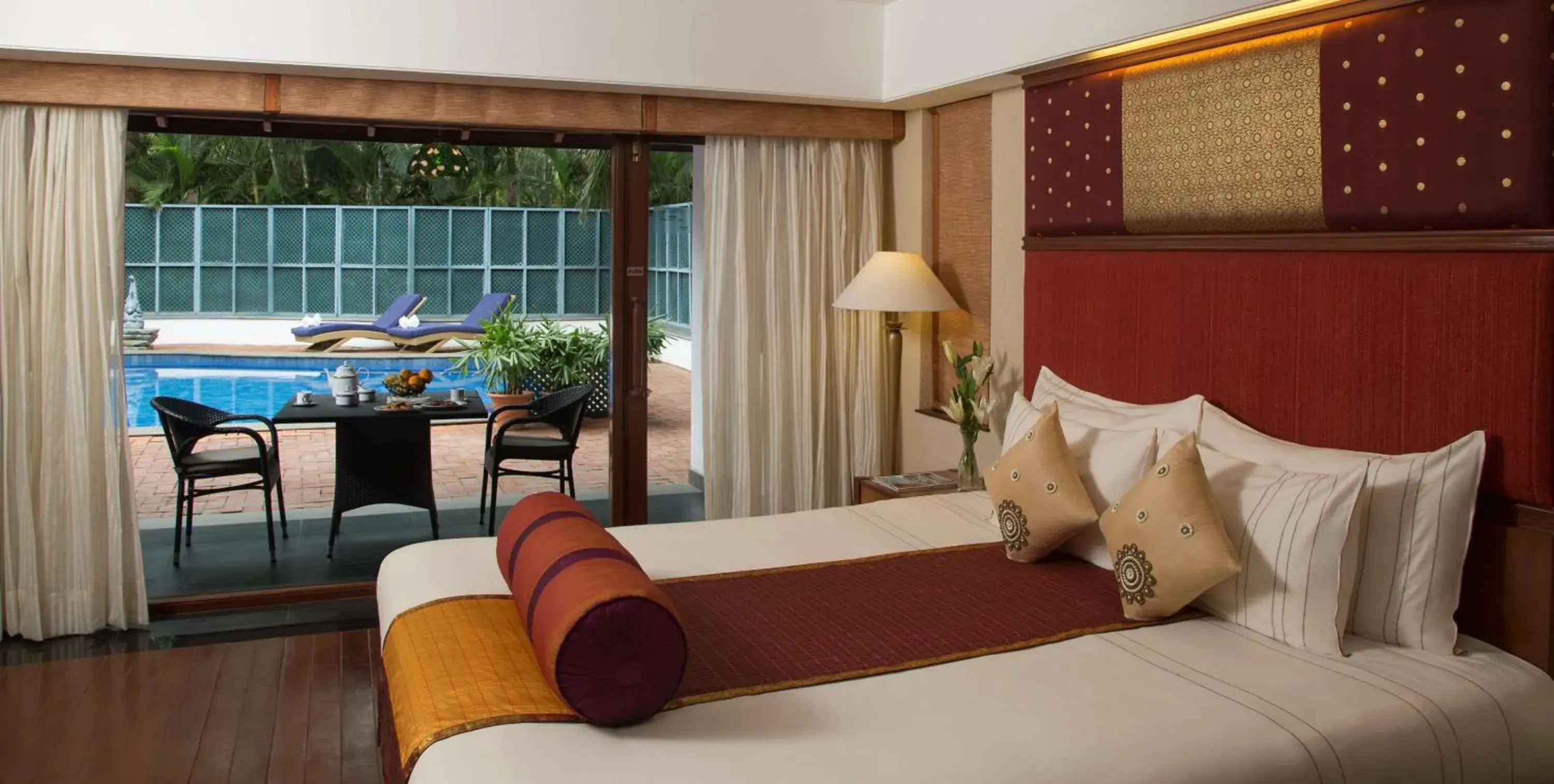 Photo of the whole room, Bed in Radisson Blu Resort Temple Bay Mamallapuram Photo of the whole room, Bed in Radisson Blu Resort Temple Bay Mamallapuram