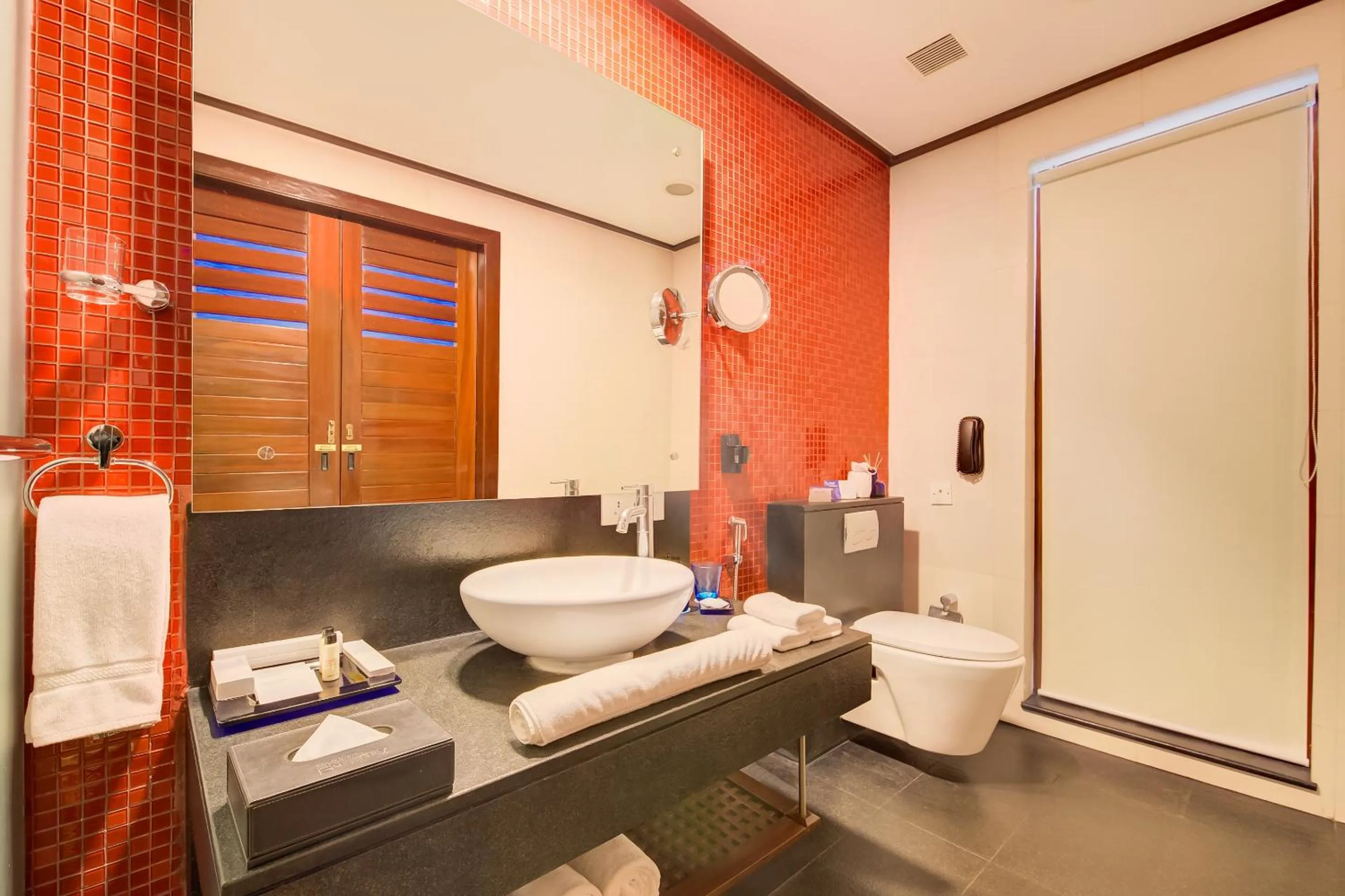 Bathroom in Radisson Blu Resort Temple Bay Mamallapuram