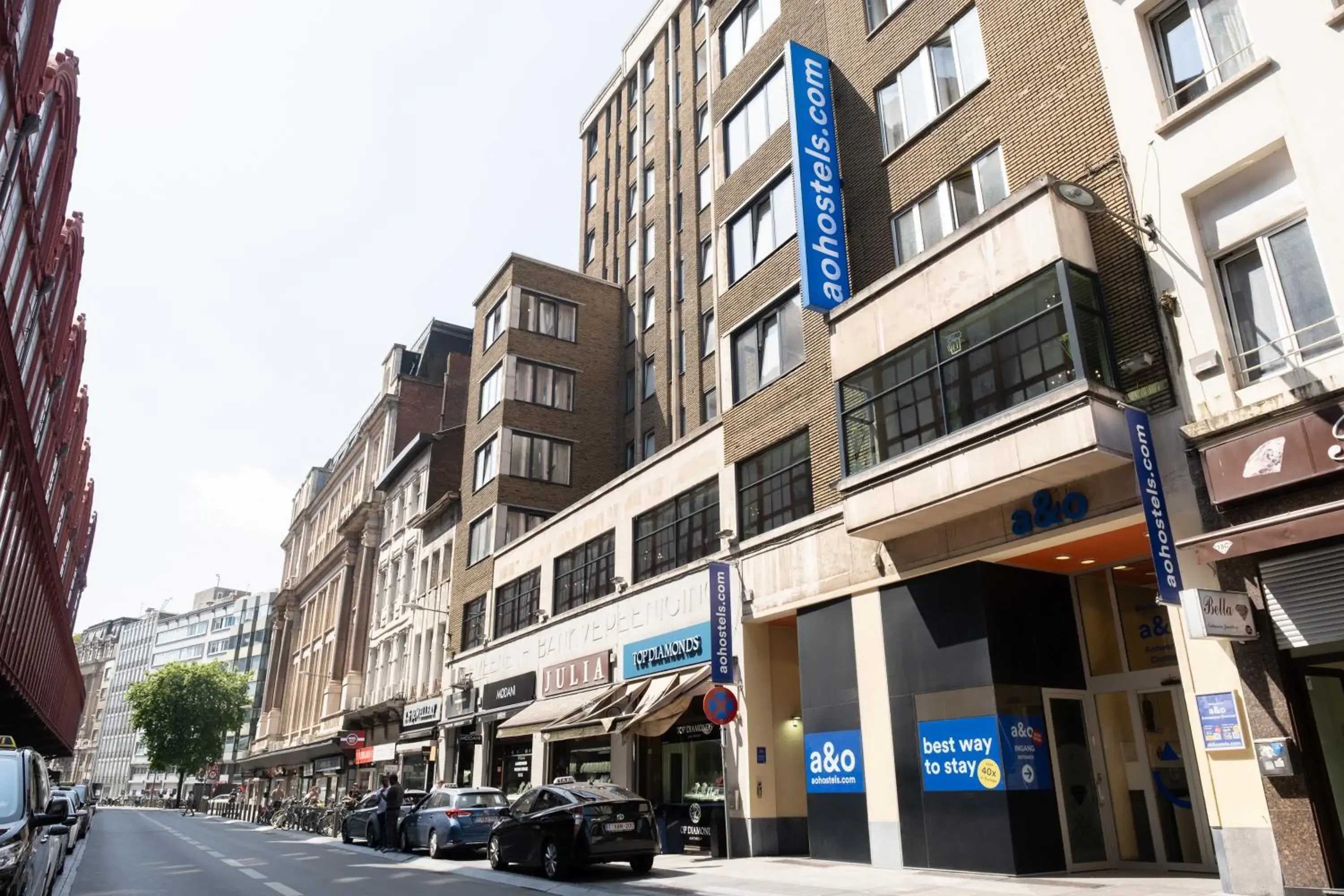 Facade/entrance in a&o Antwerpen Centraal Facade/entrance in a&o Antwerpen Centraal