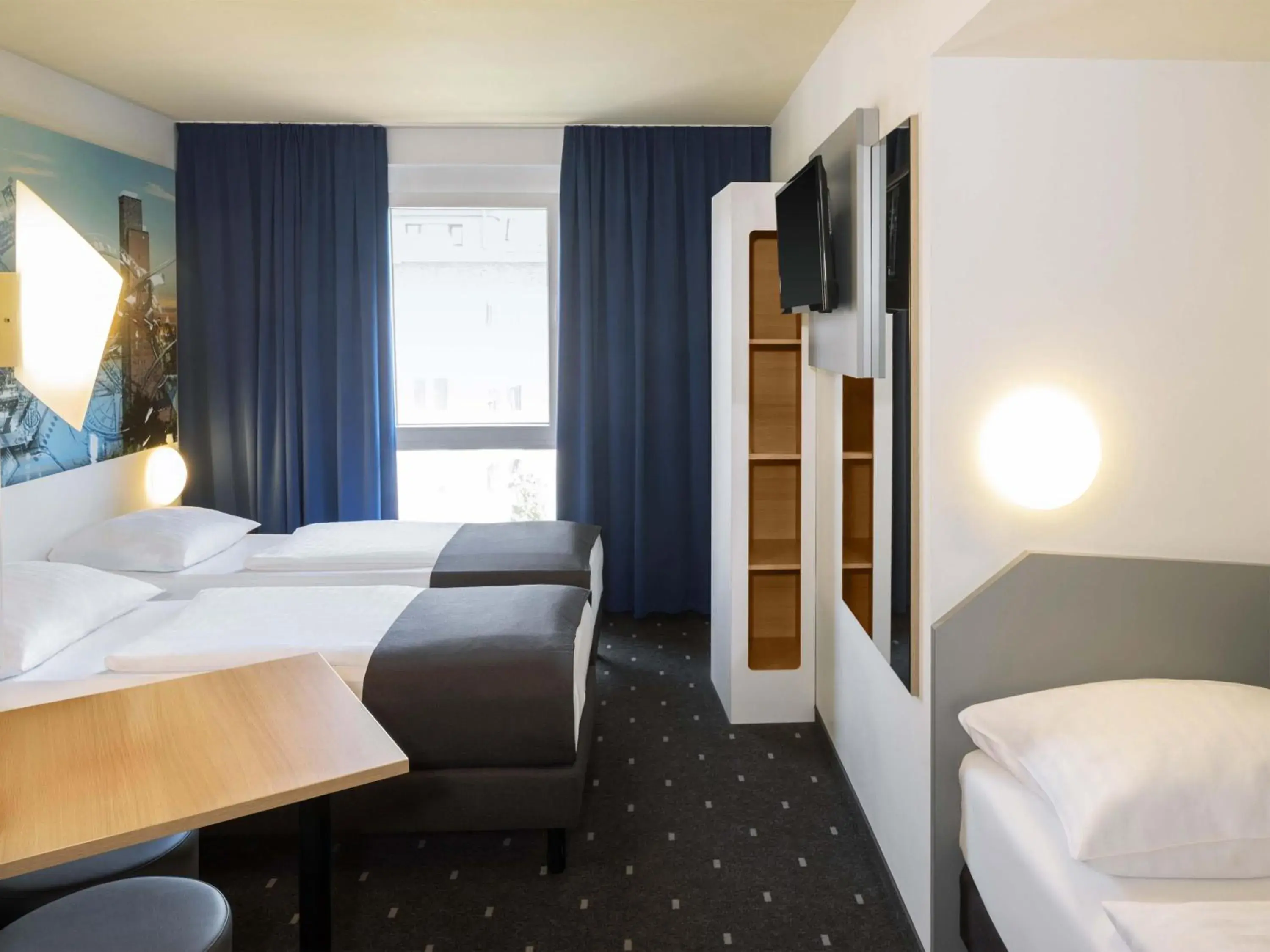 Photo of the whole room, Bed in B&B Hotel Kiel-Wissenschaftspark Photo of the whole room, Bed in B&B Hotel Kiel-Wissenschaftspark