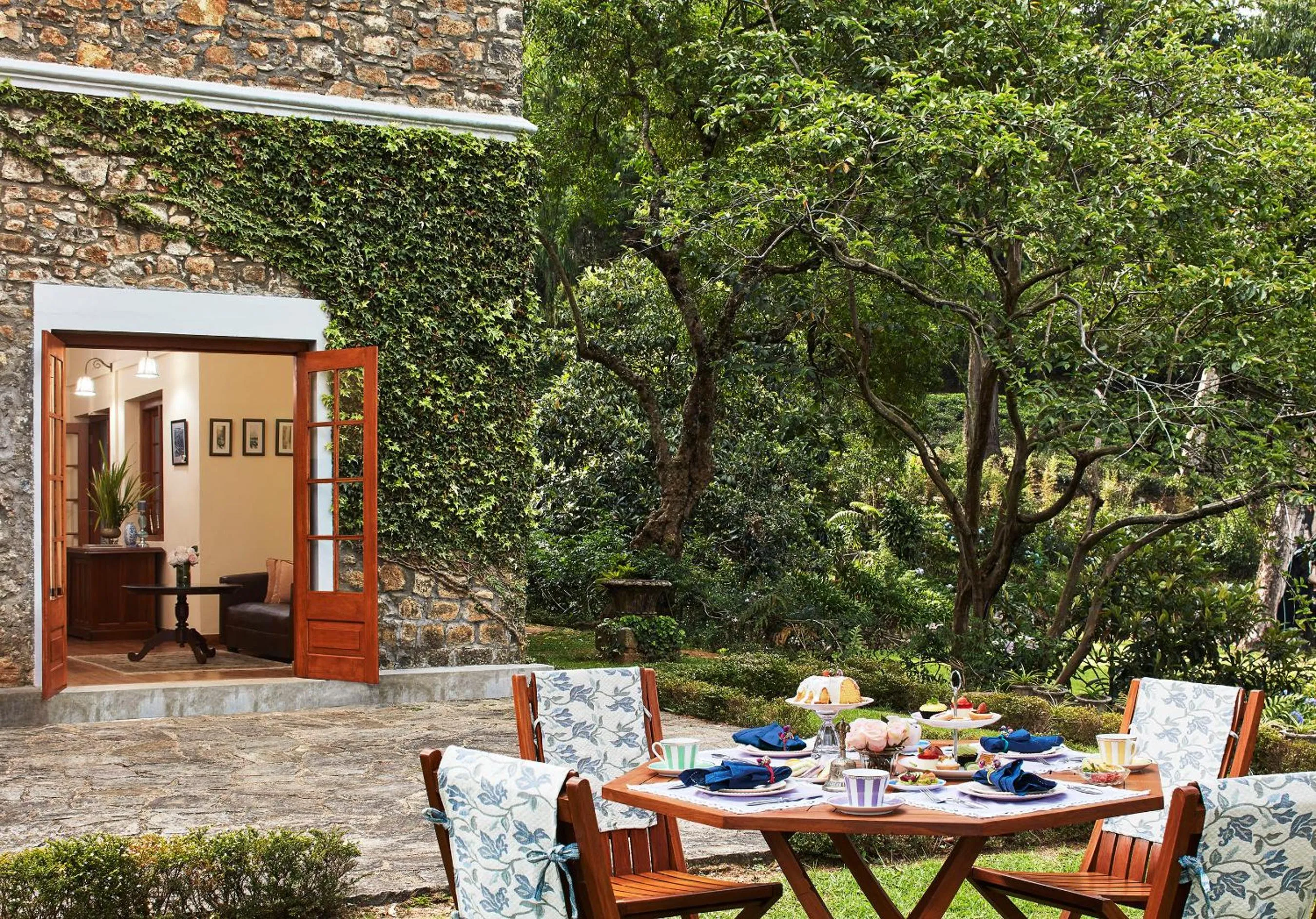 Garden in Jetwing Warwick Gardens