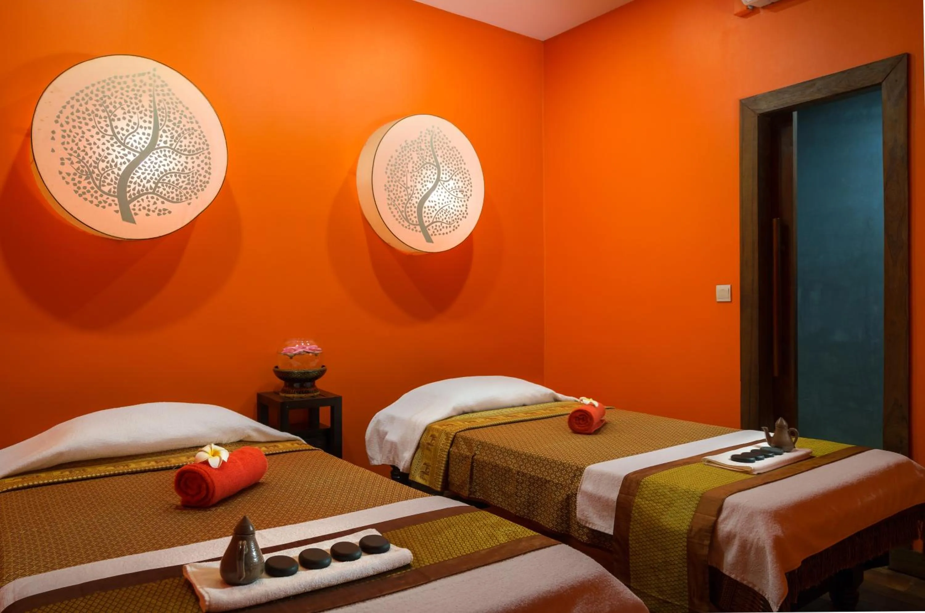 Spa and wellness centre/facilities, Bed in Golden Temple Hotel