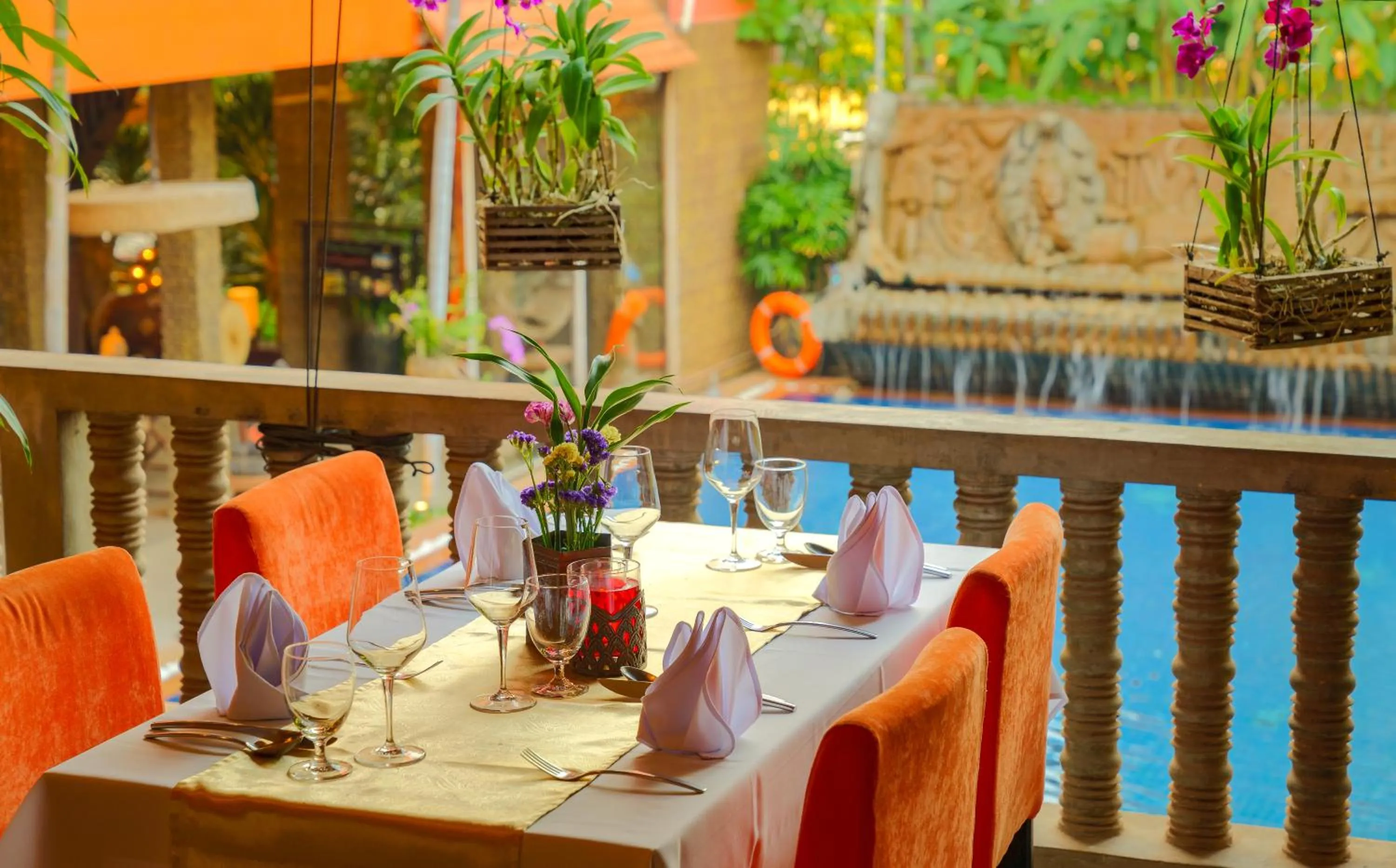 Restaurant/places to eat in Golden Temple Hotel