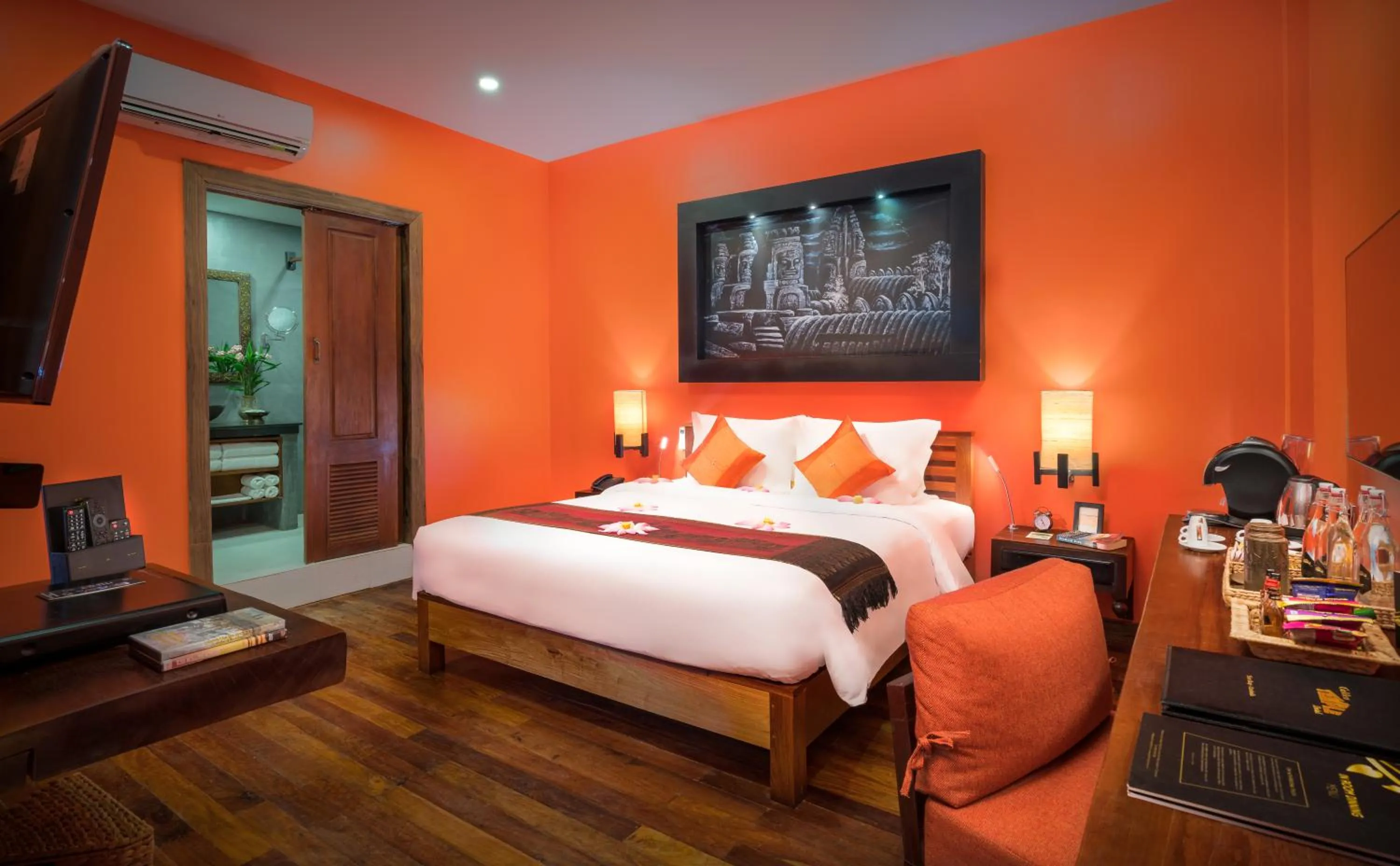 Bathroom, Bed in Golden Temple Hotel