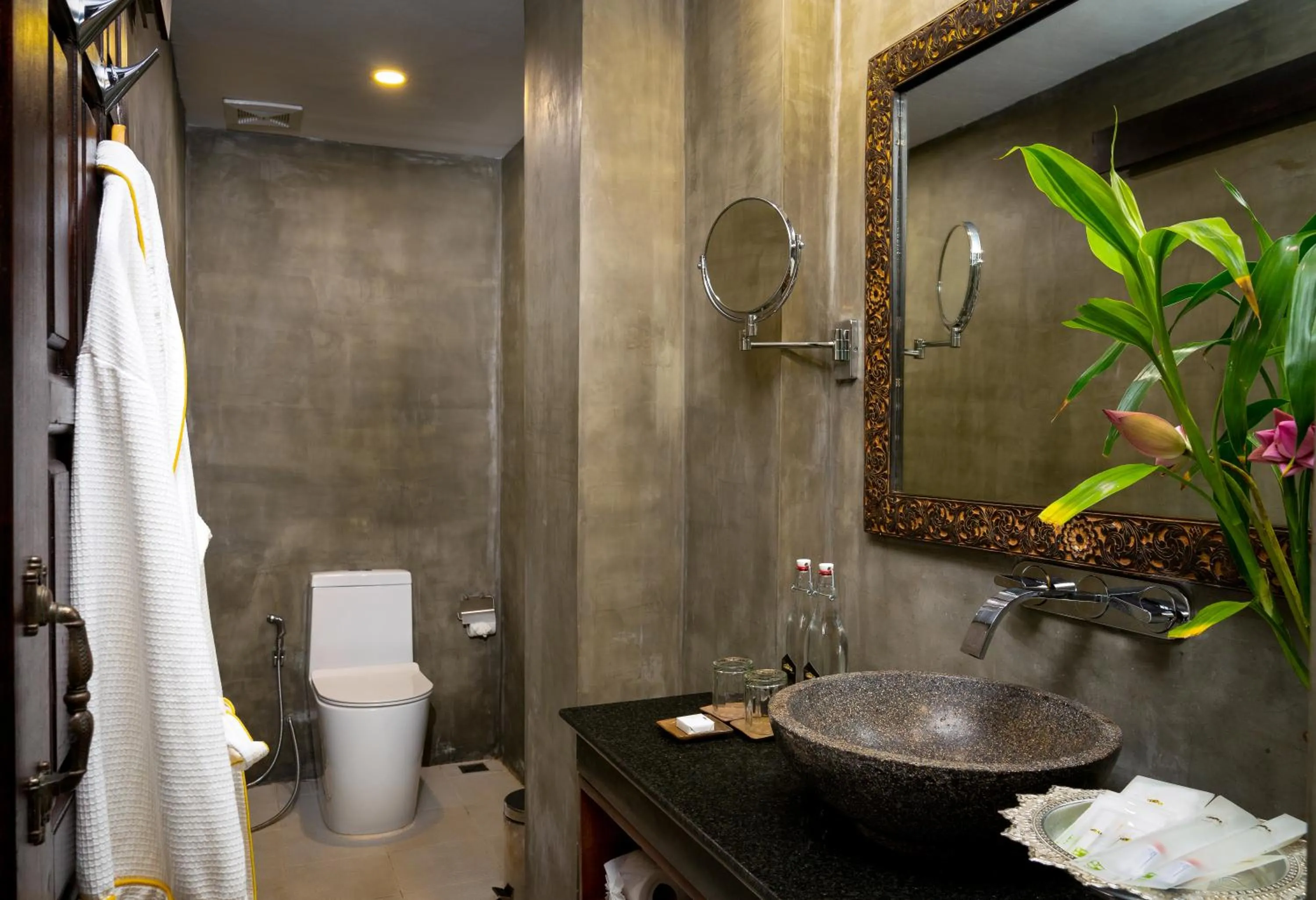 Bathroom in Golden Temple Hotel