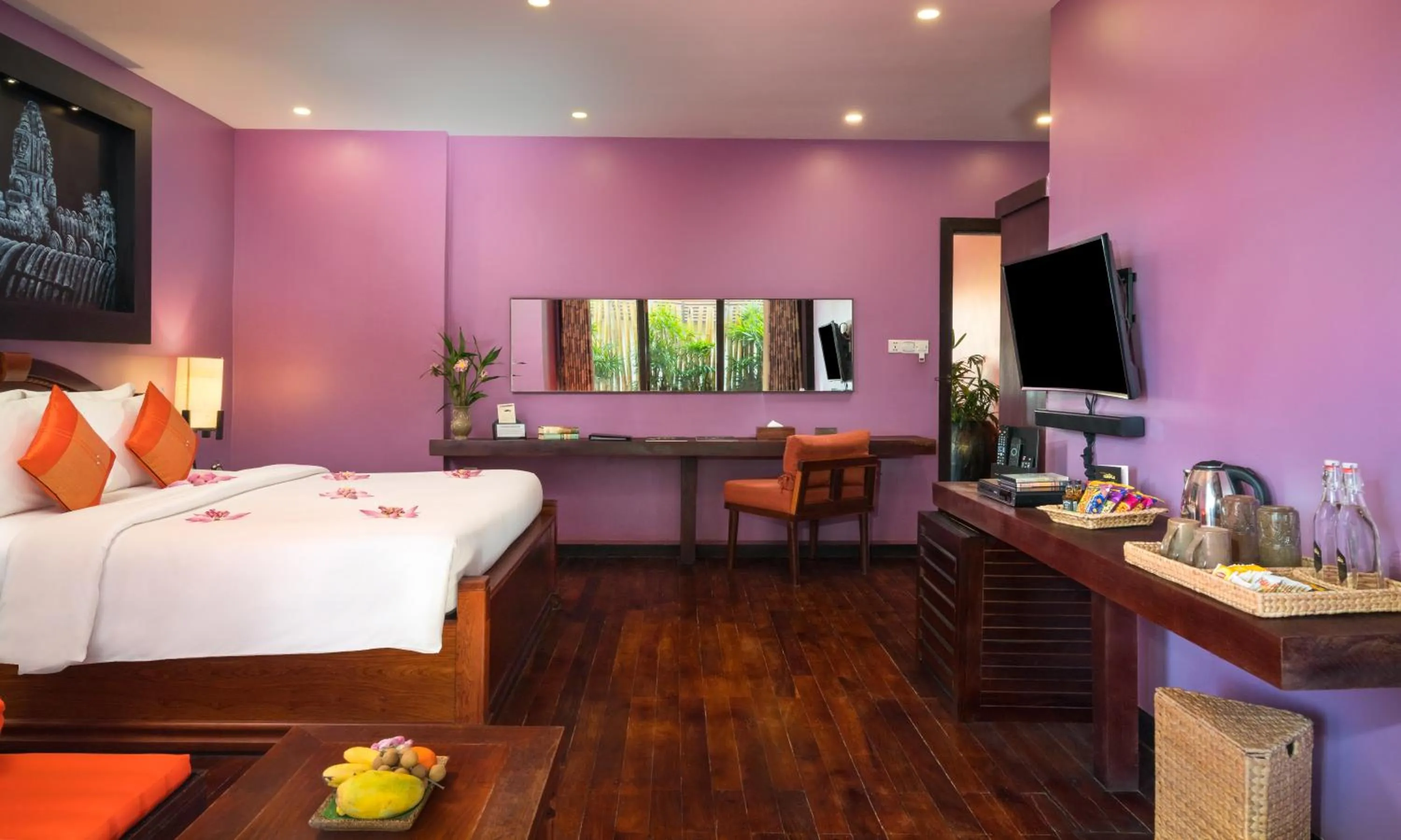 Bedroom, Bed in Golden Temple Hotel