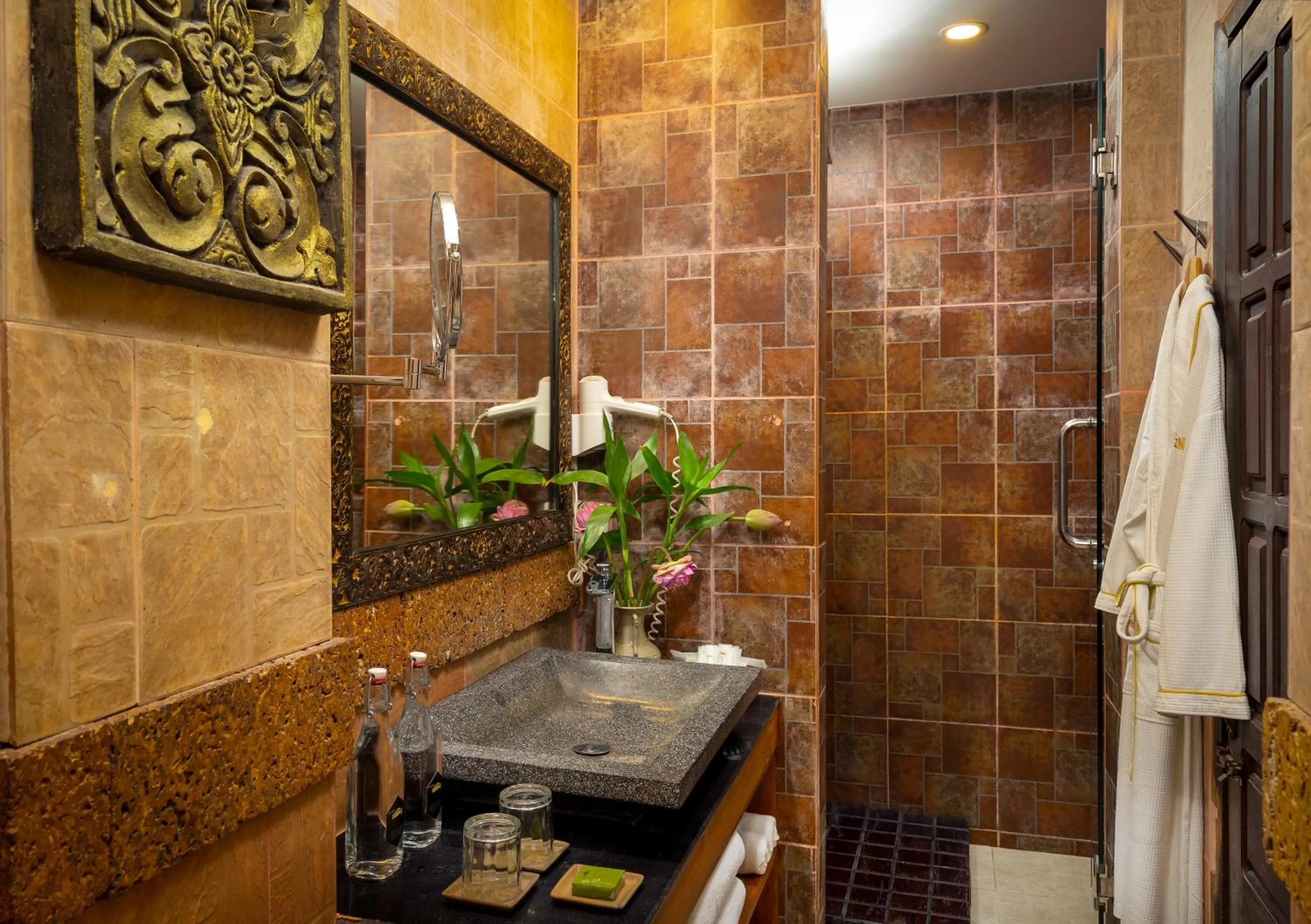 Bathroom in Golden Temple Hotel