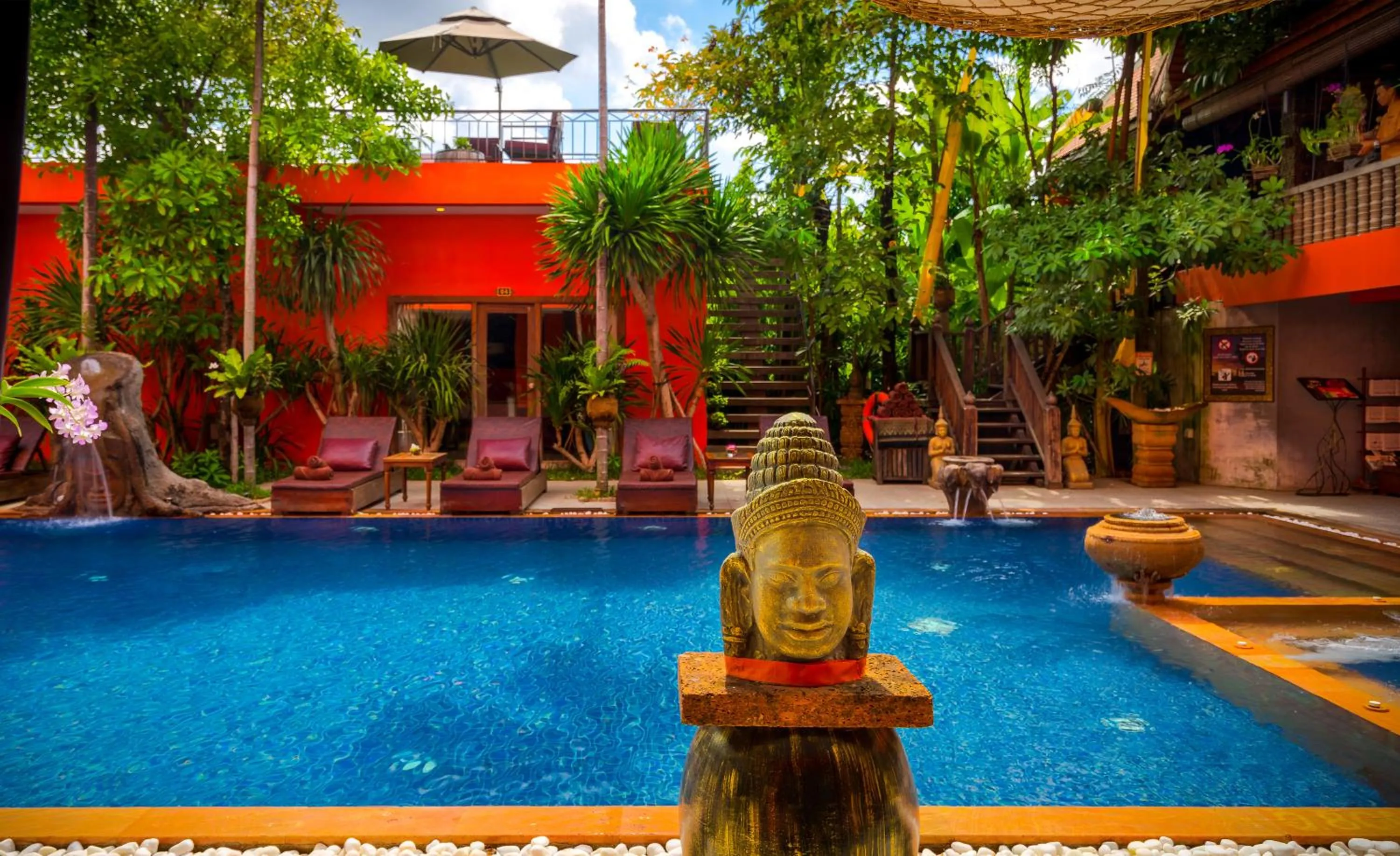 Swimming pool in Golden Temple Hotel