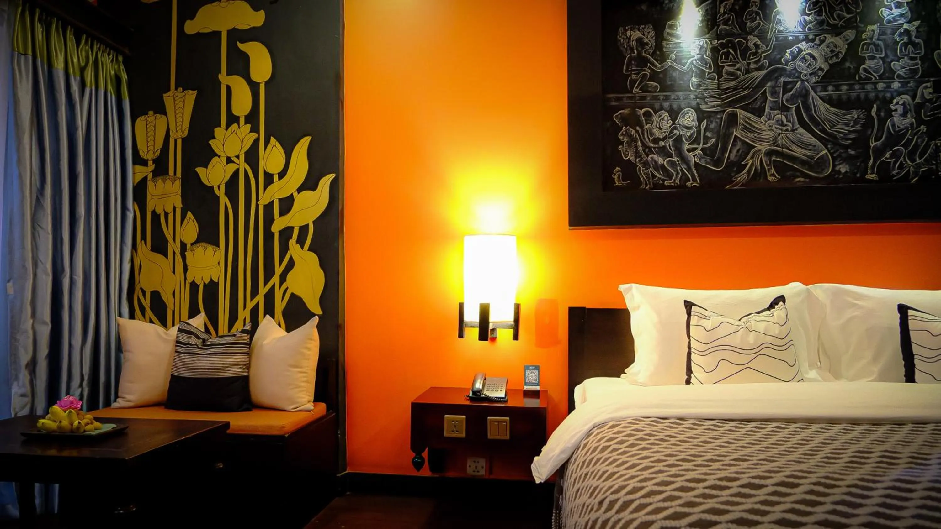 Bedroom, Bed in Golden Temple Hotel