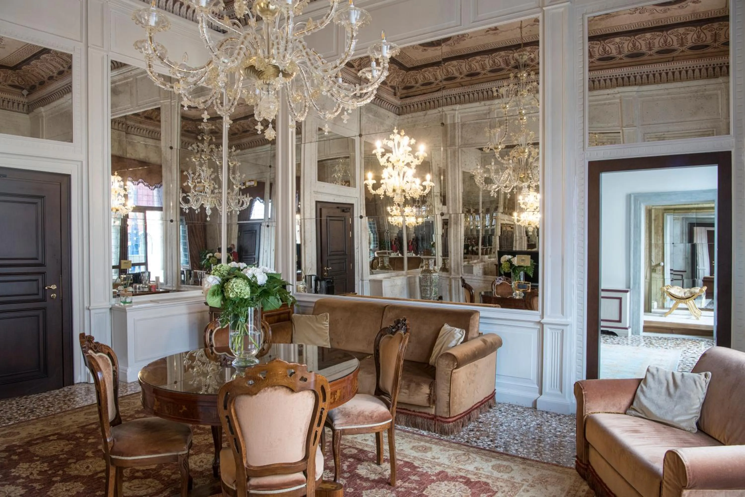 Living room in Hotel Nani Mocenigo Palace