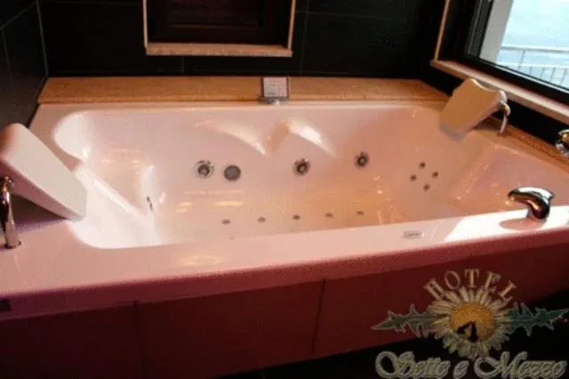 Decorative detail in Hotel Sette E Mezzo