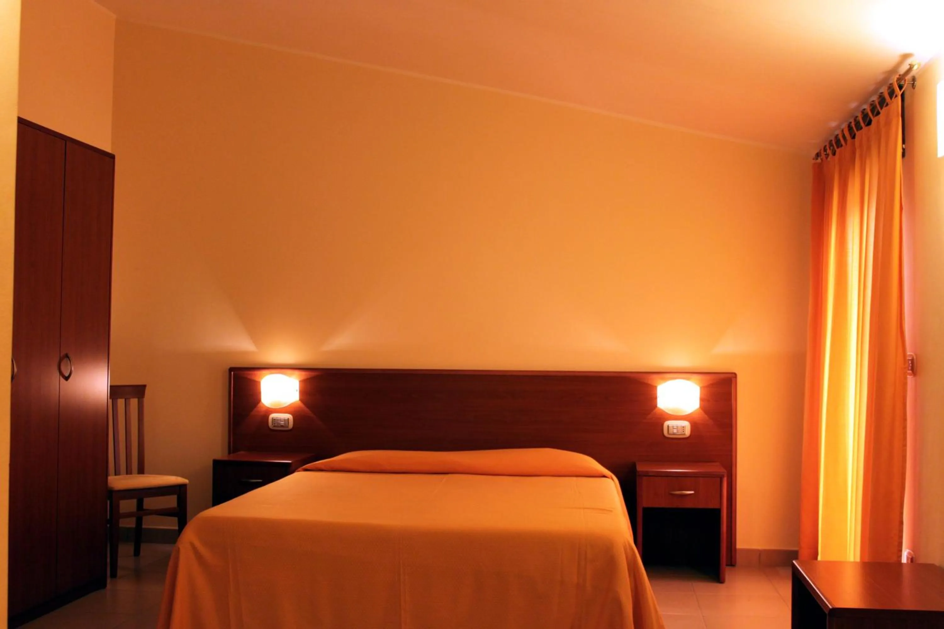 Photo of the whole room, Bed in Hotel Sette E Mezzo