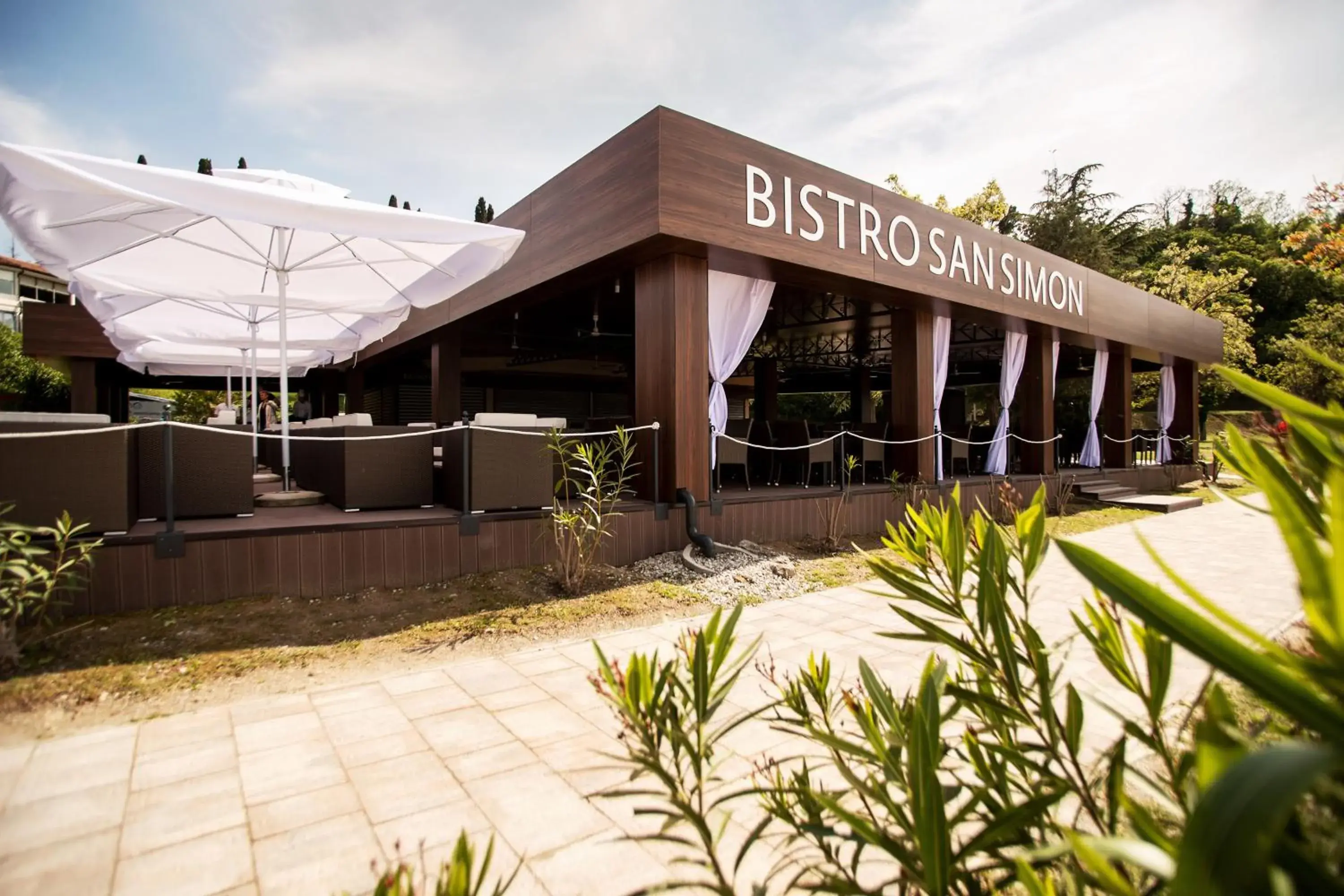 Restaurant/places to eat in Dependences - San Simon Resort Restaurant/places to eat in Dependences - San Simon Resort