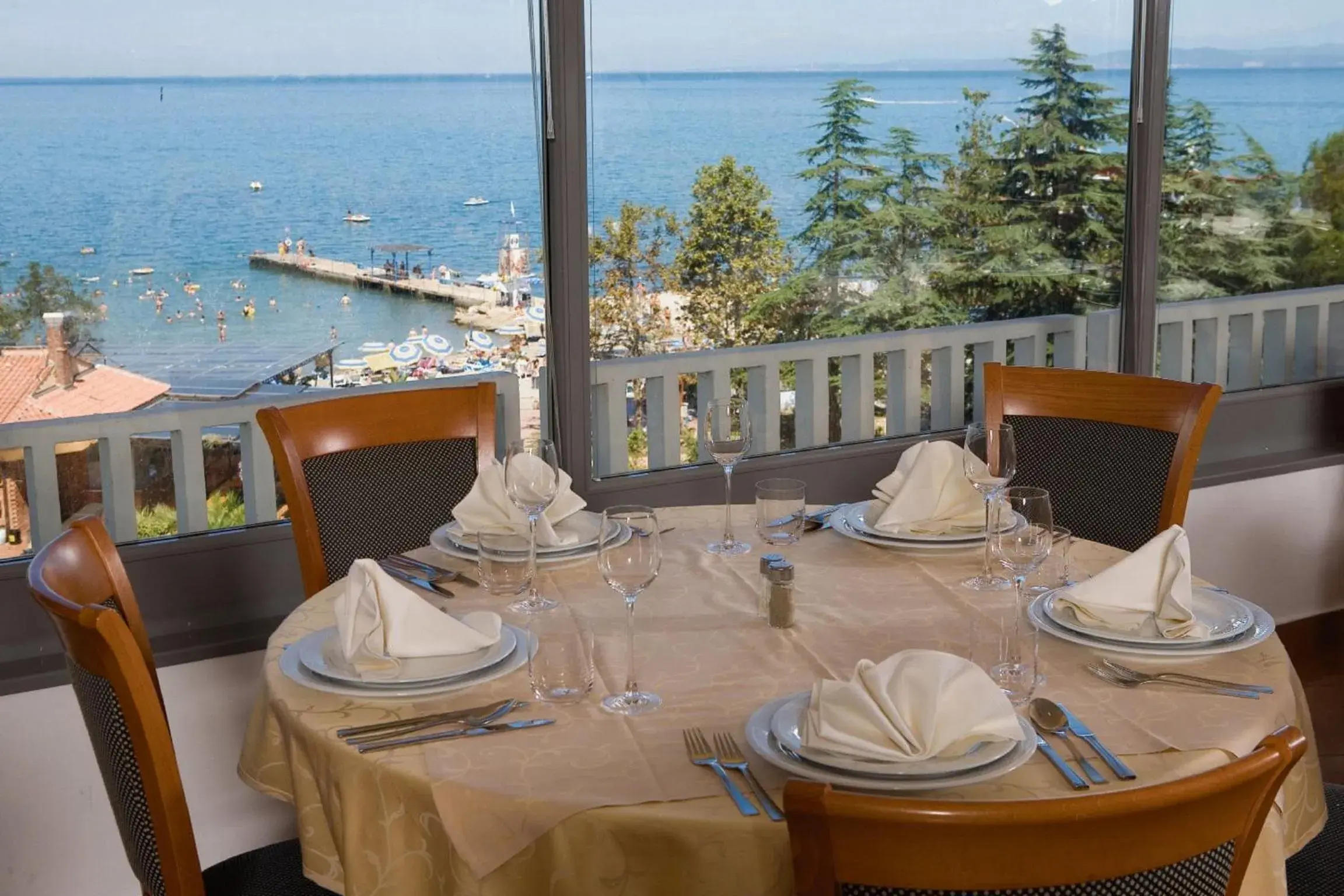 Restaurant/places to eat in Dependences - San Simon Resort Restaurant/places to eat in Dependences - San Simon Resort